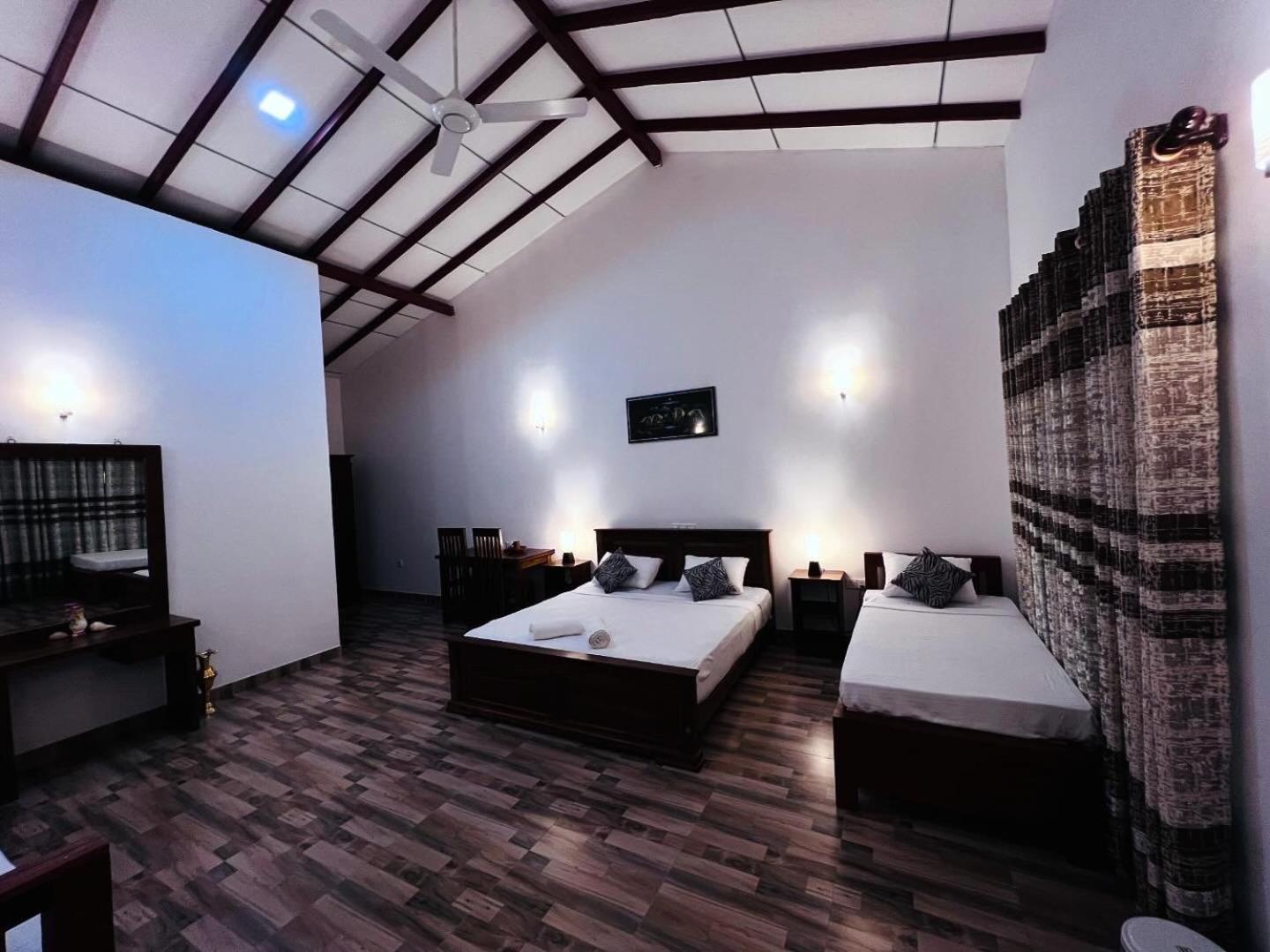 Deluxe Family Room photo 1