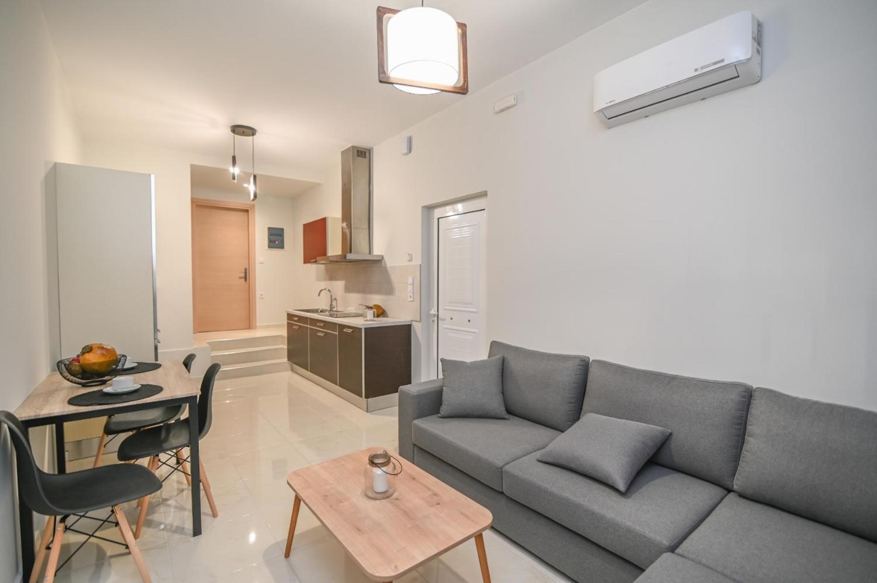 One-Bedroom Apartment photo 1