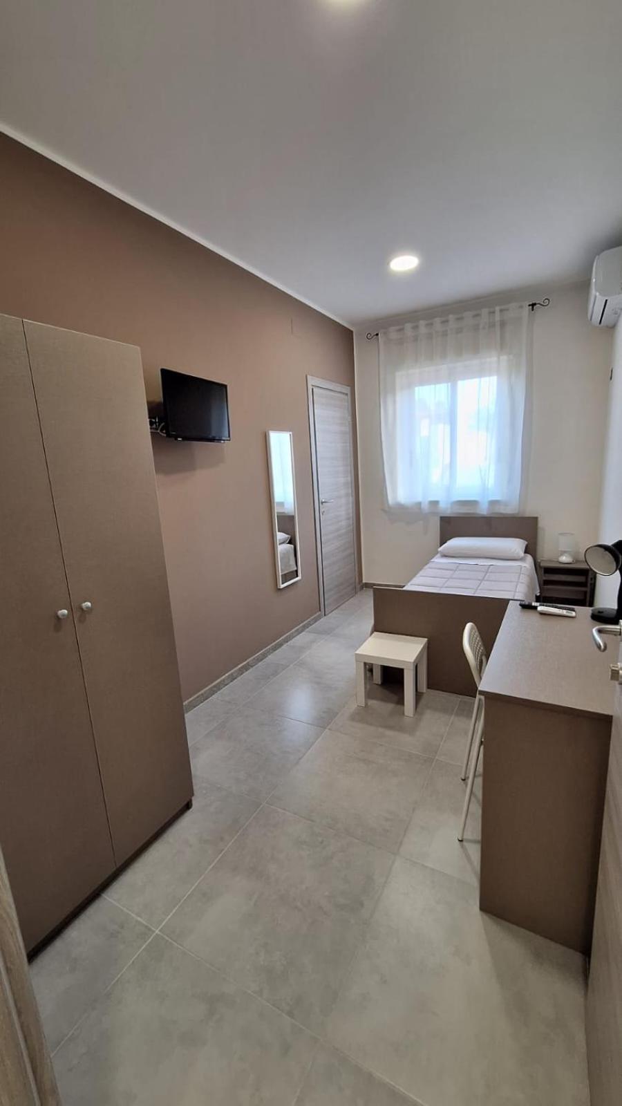 Camera Singola con bagno privato