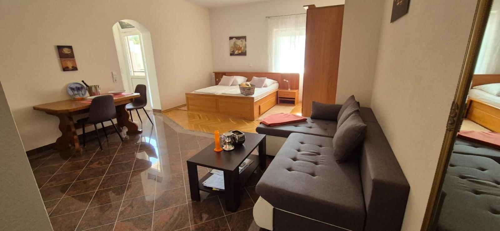 Studio Apartment photo 1