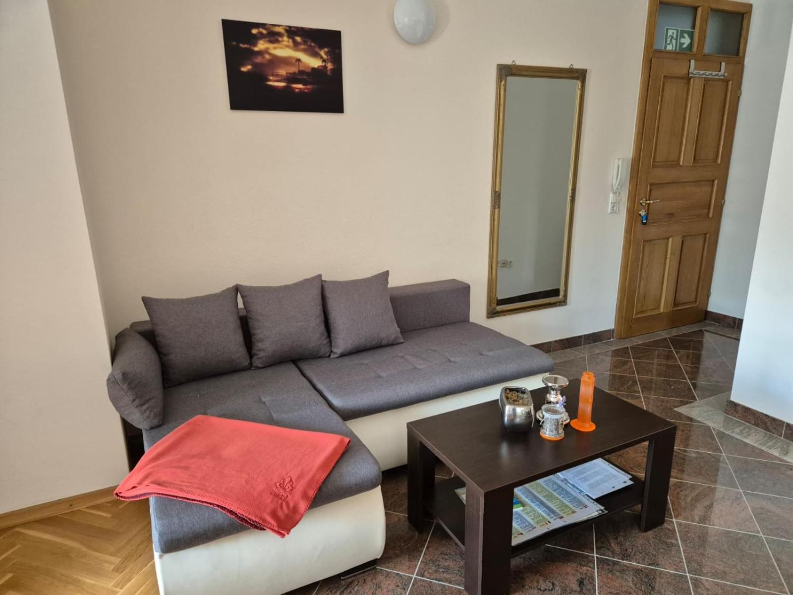 Studio Apartment photo 1