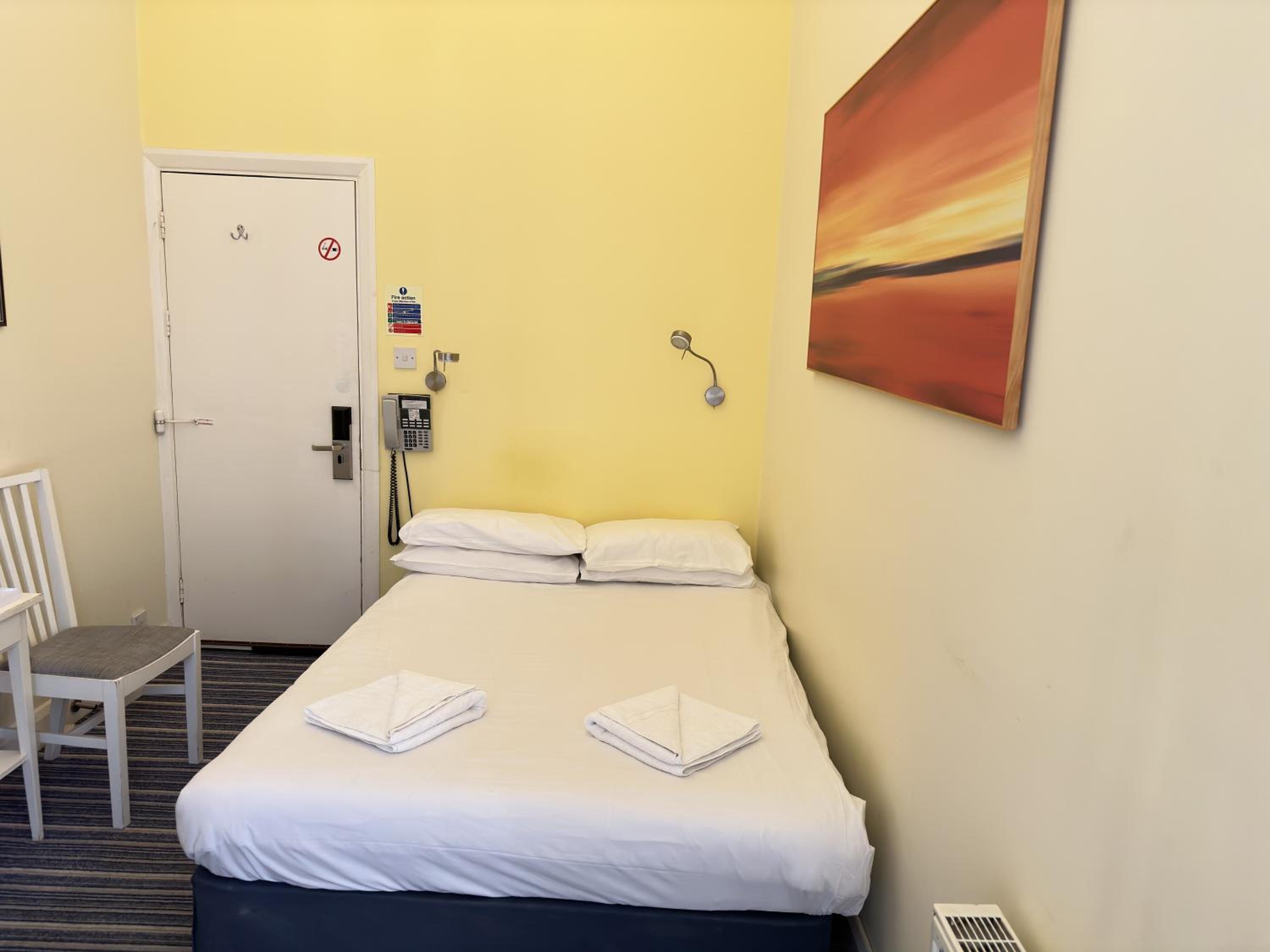 Double Room With Shared Bathroom photo 3