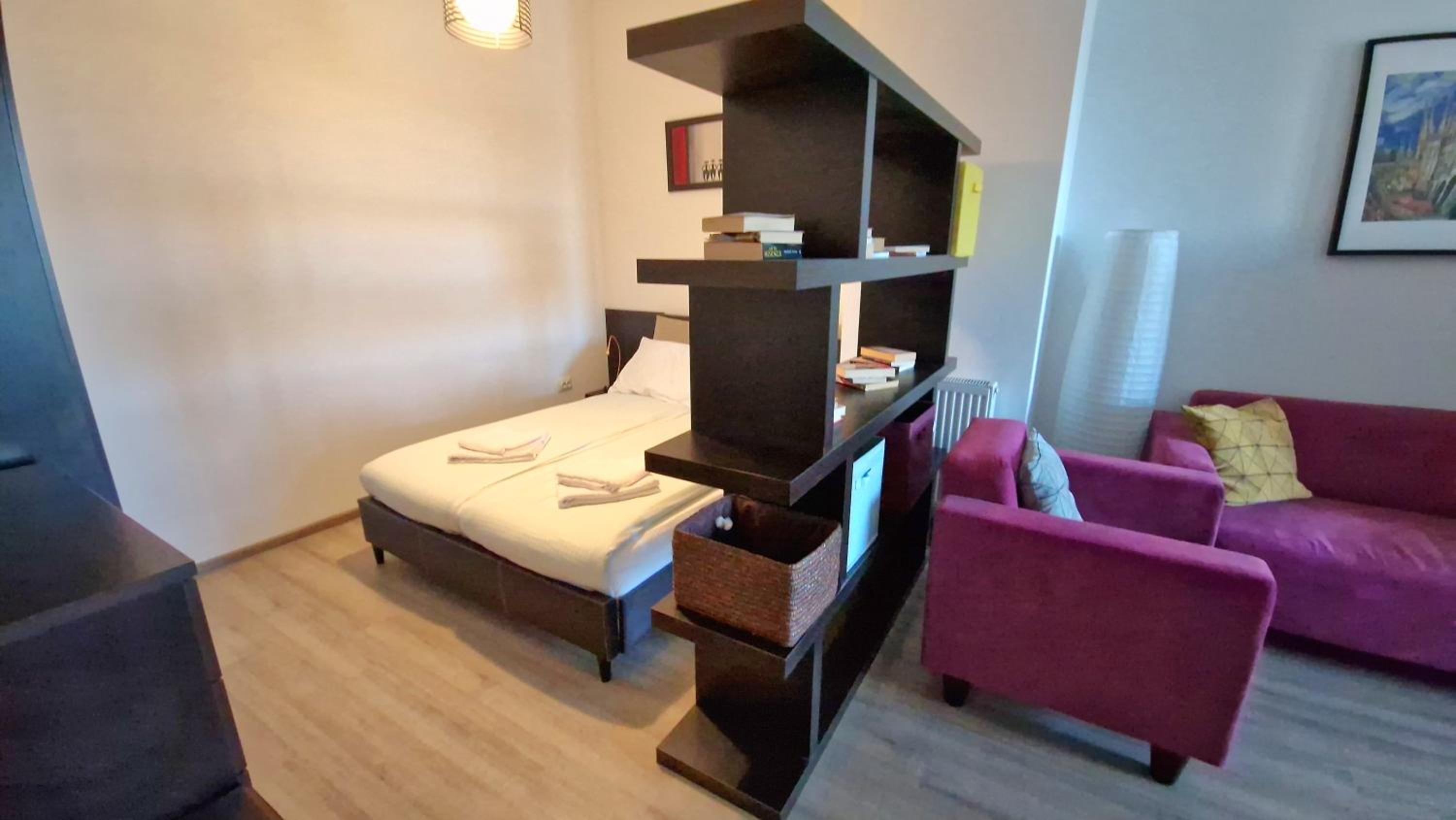 Studio Apartment - Photo 2