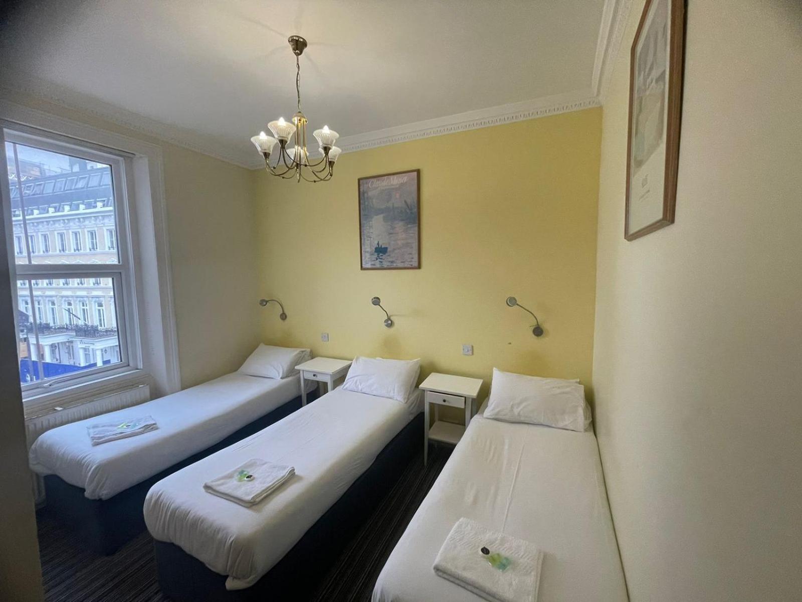 Triple Room With Private Bathroom photo 2