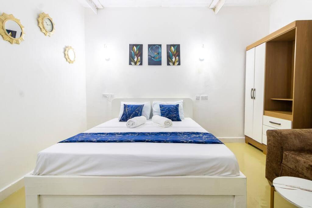 One-Bedroom Apartment photo 3