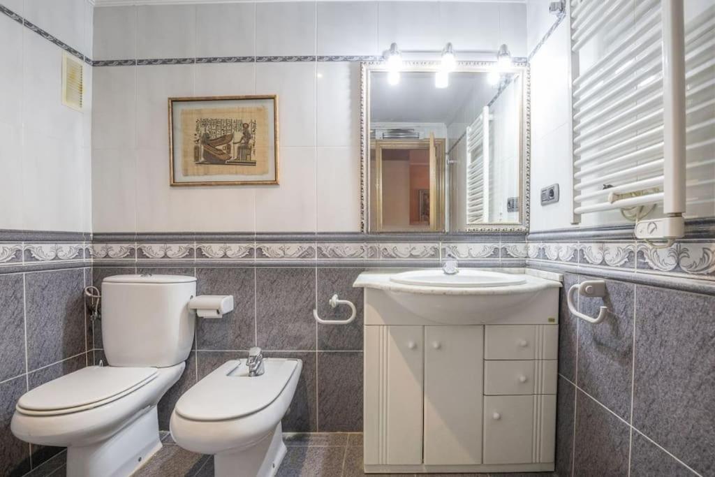 Three-Bedroom Apartment With View photo 3