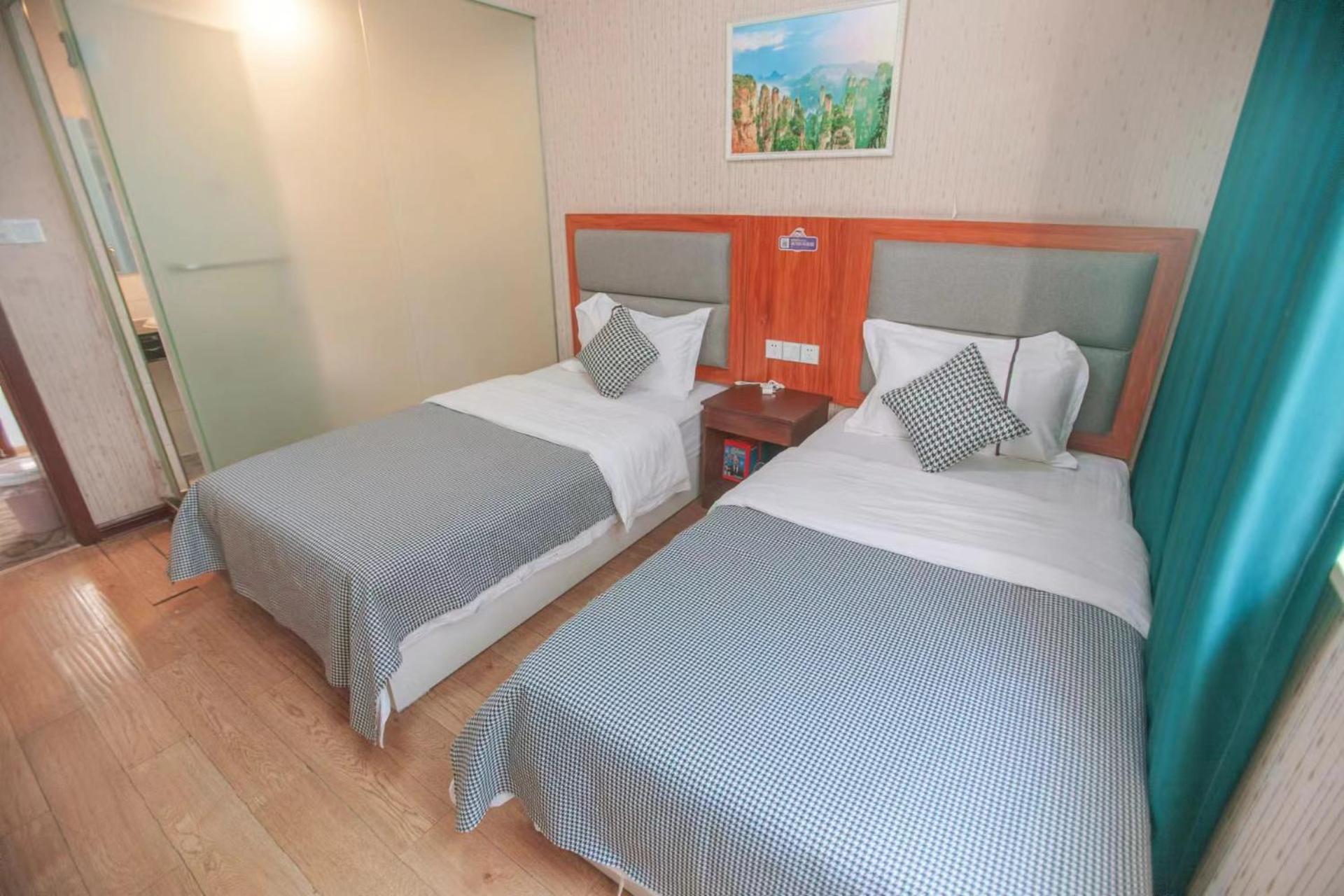 Deluxe Twin Room photo 3
