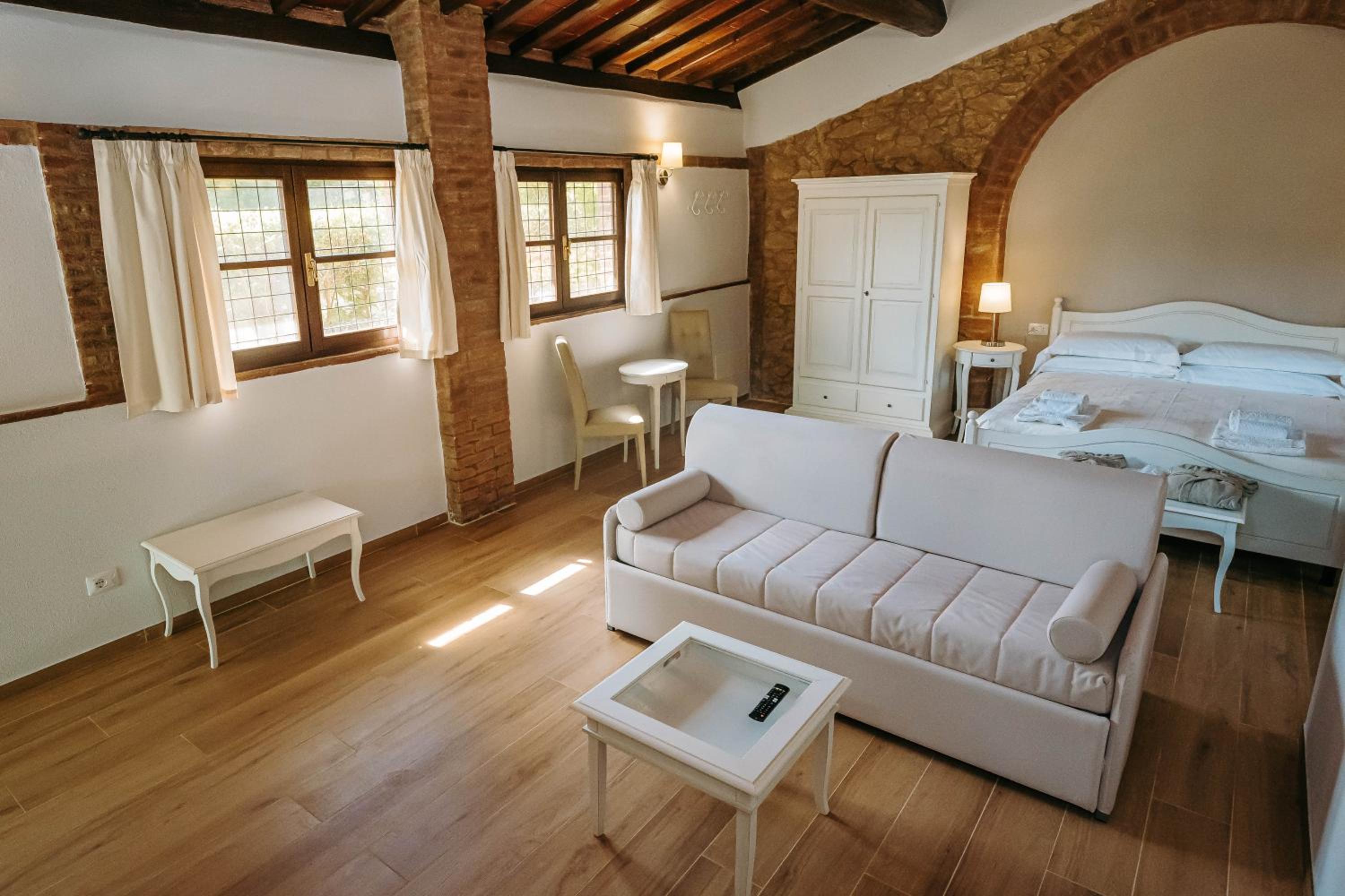 Suite with Garden View photo 3