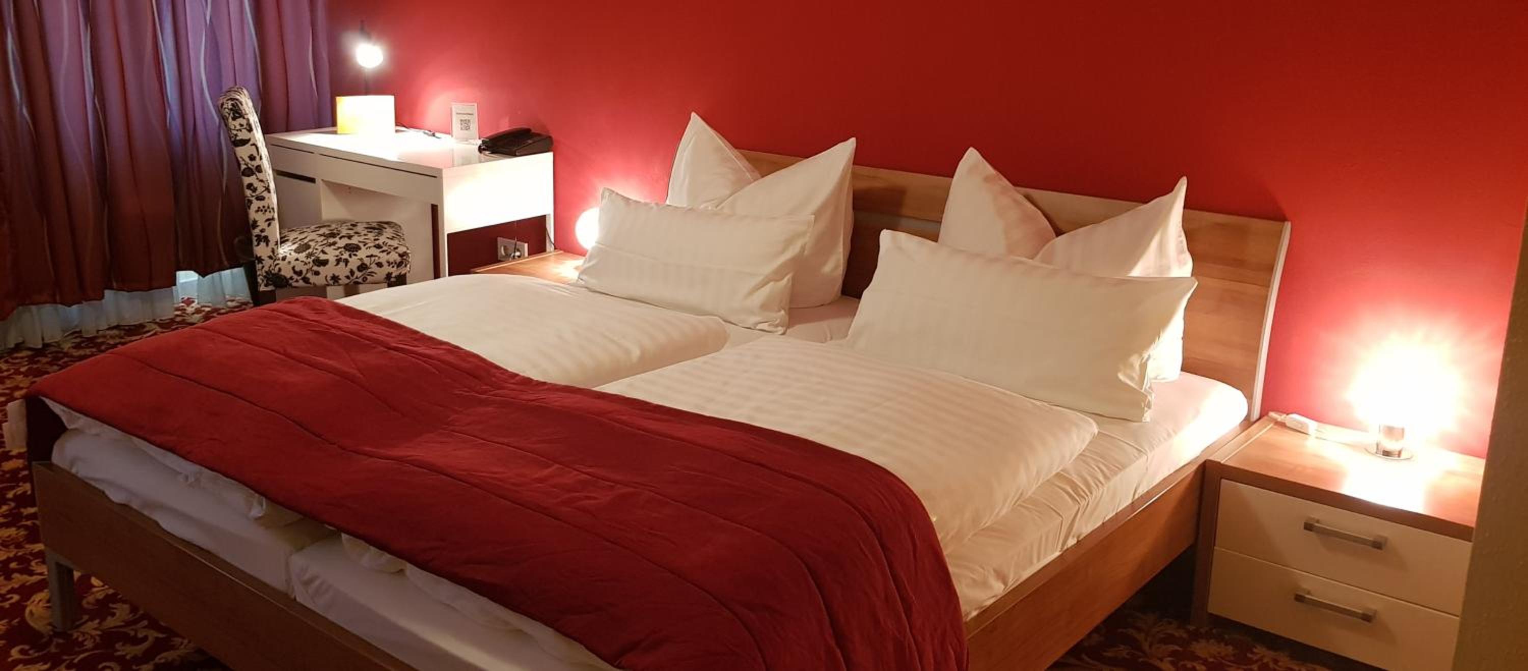 Deluxe Double or Twin Room with Balcony photo 3