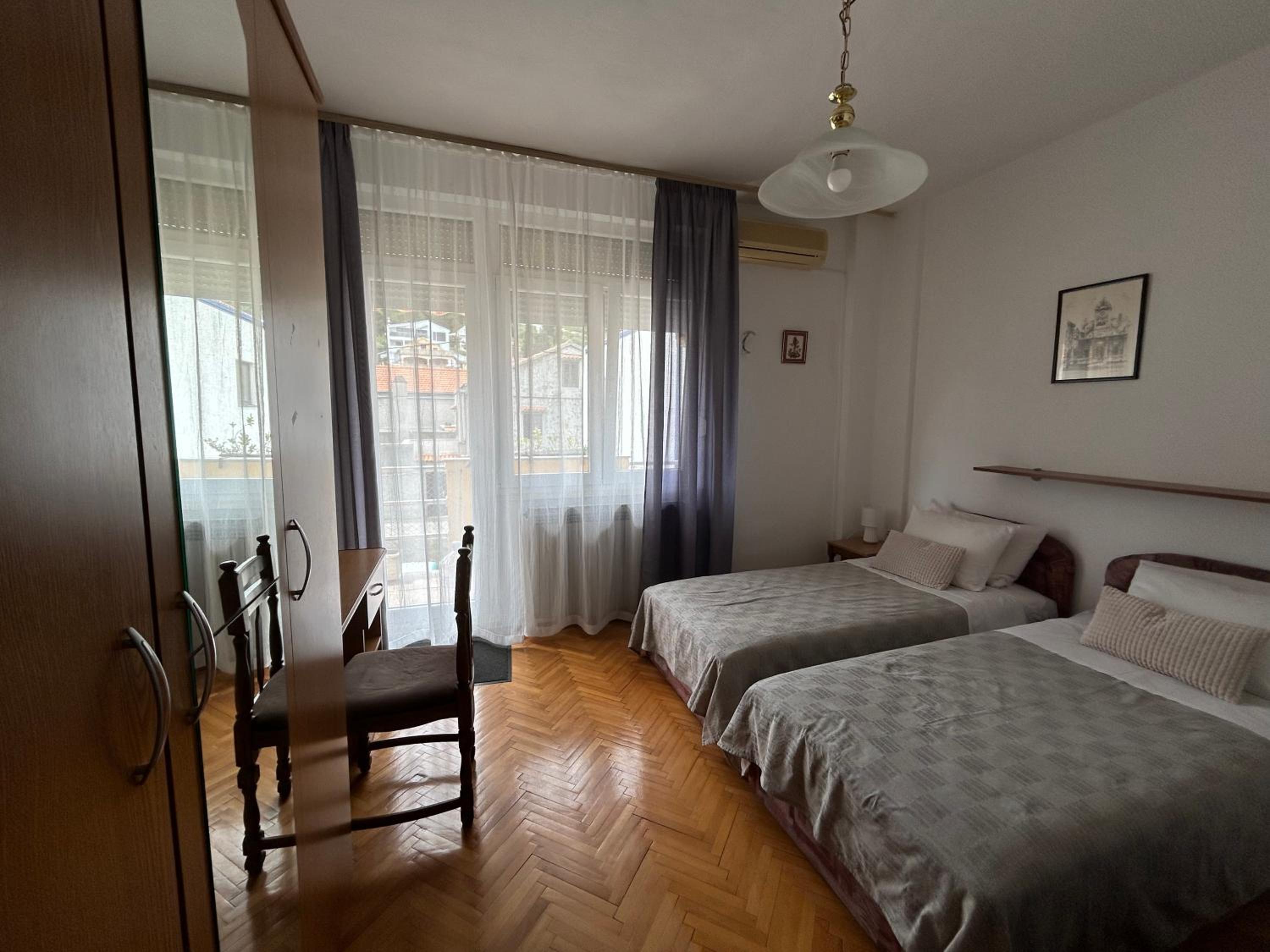 Twin Room - Photo 7