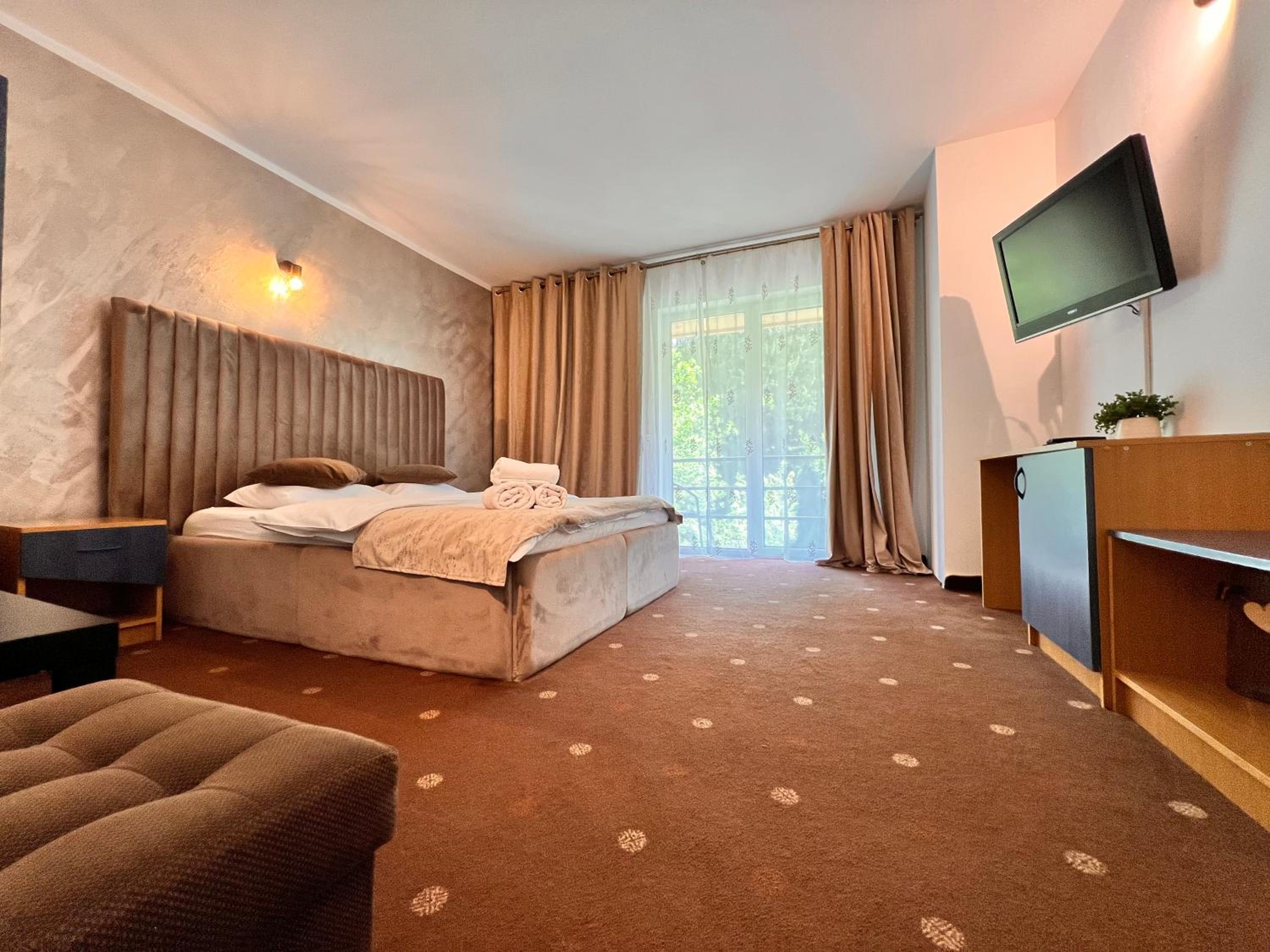 Double Room with Balcony - Photo 26