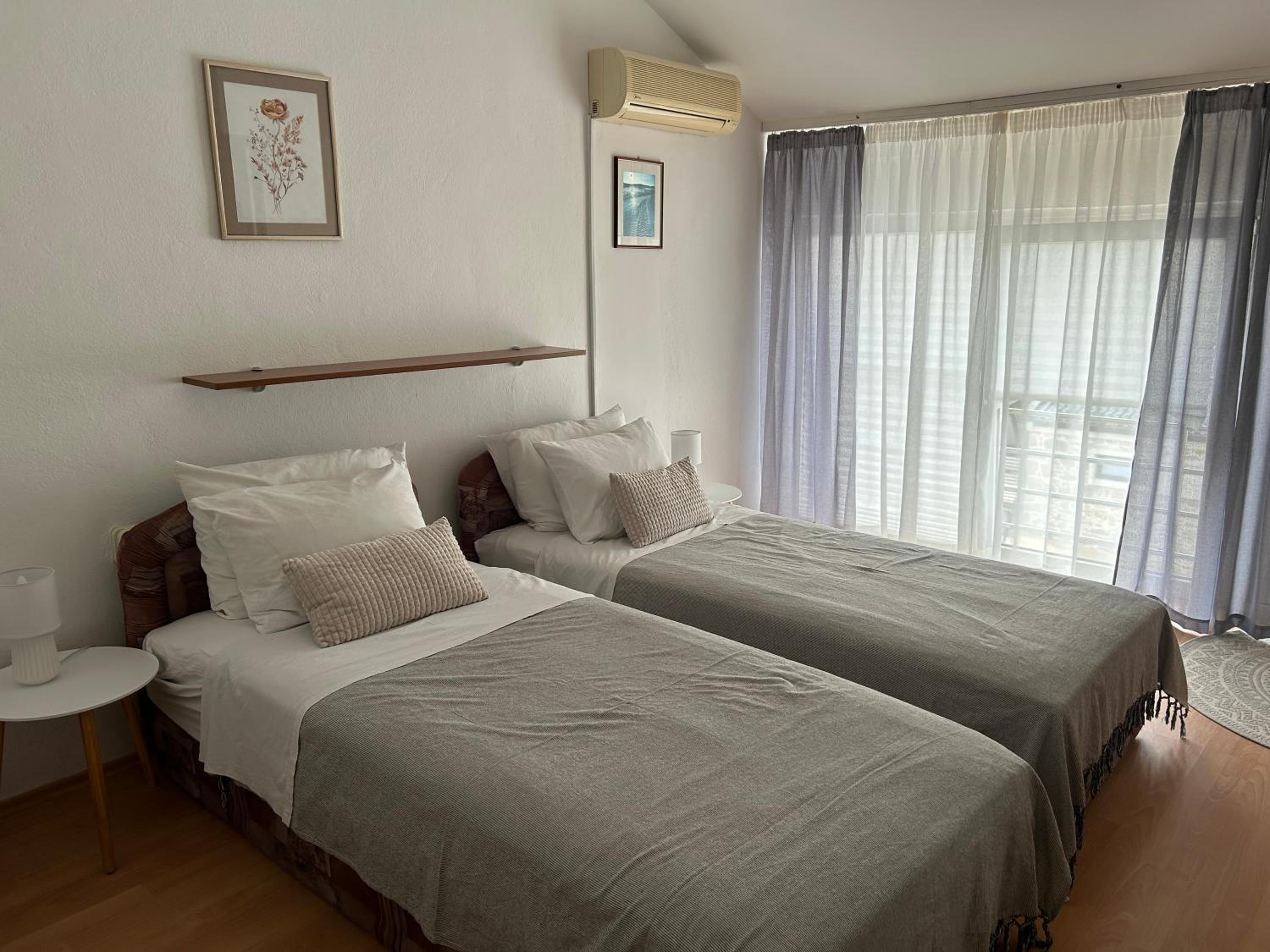 Twin Room - Photo 9