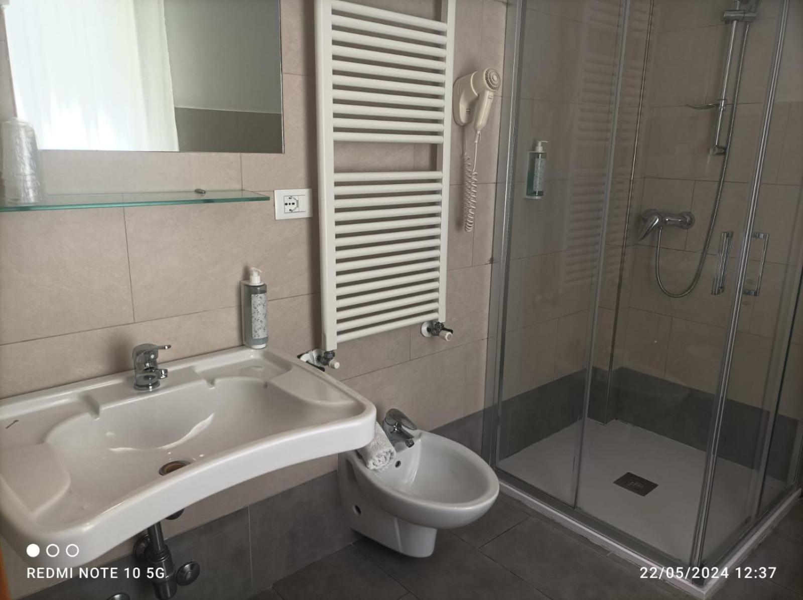 Quadruple Room - Photo 16