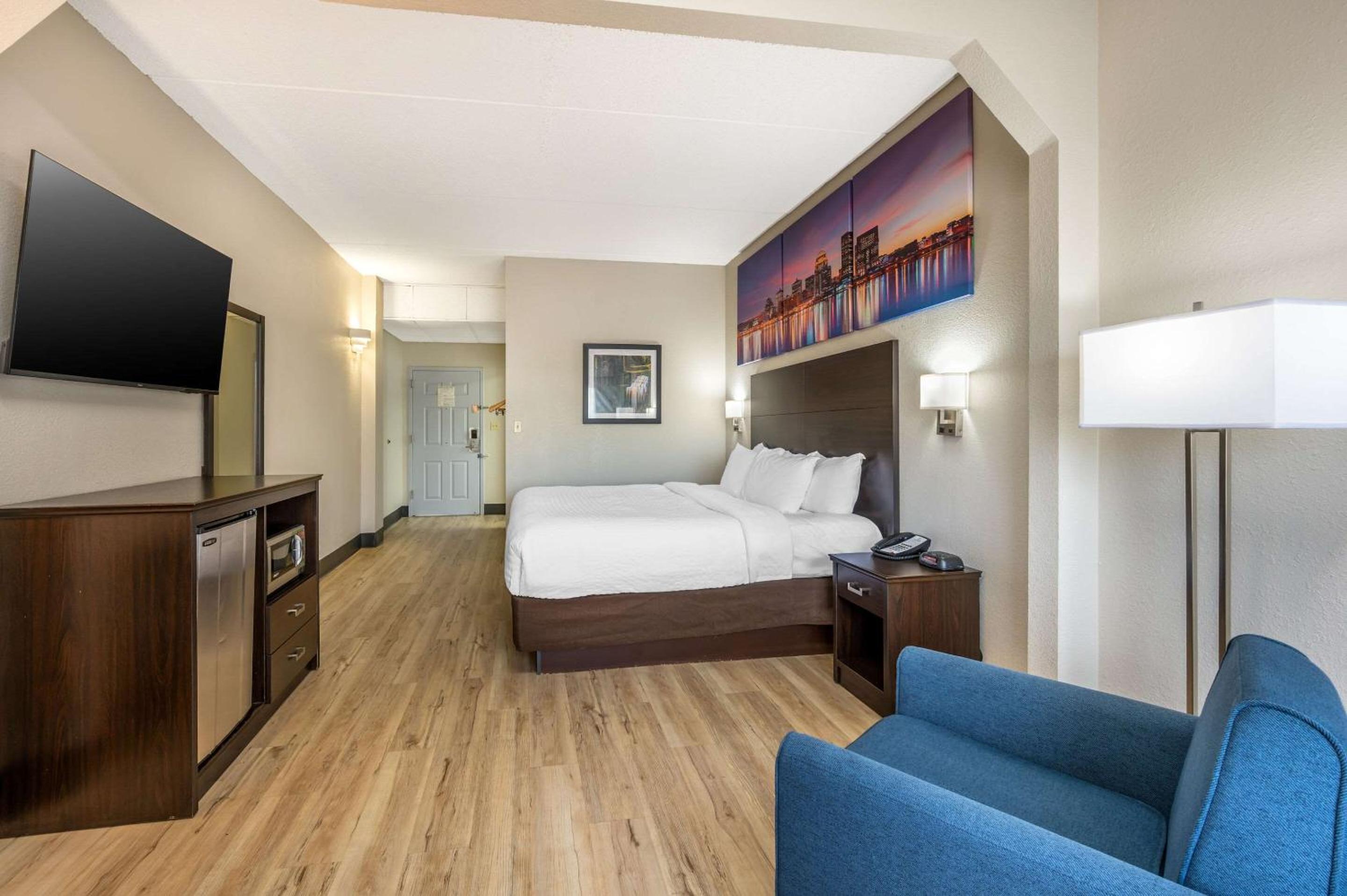 King Room - Disability Access/Non-Smoking - Photo 6