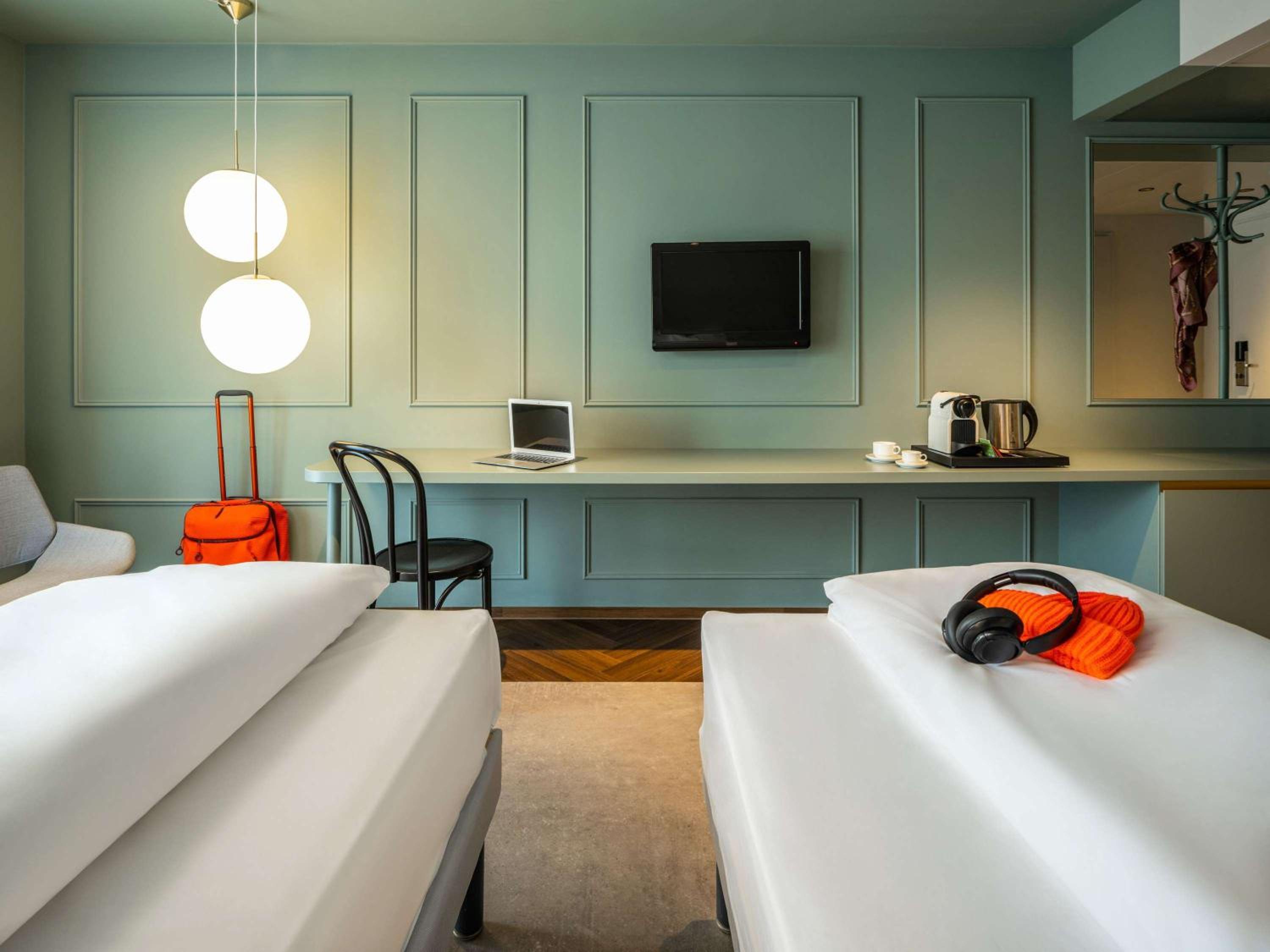 Standard Twin Room - Photo 3