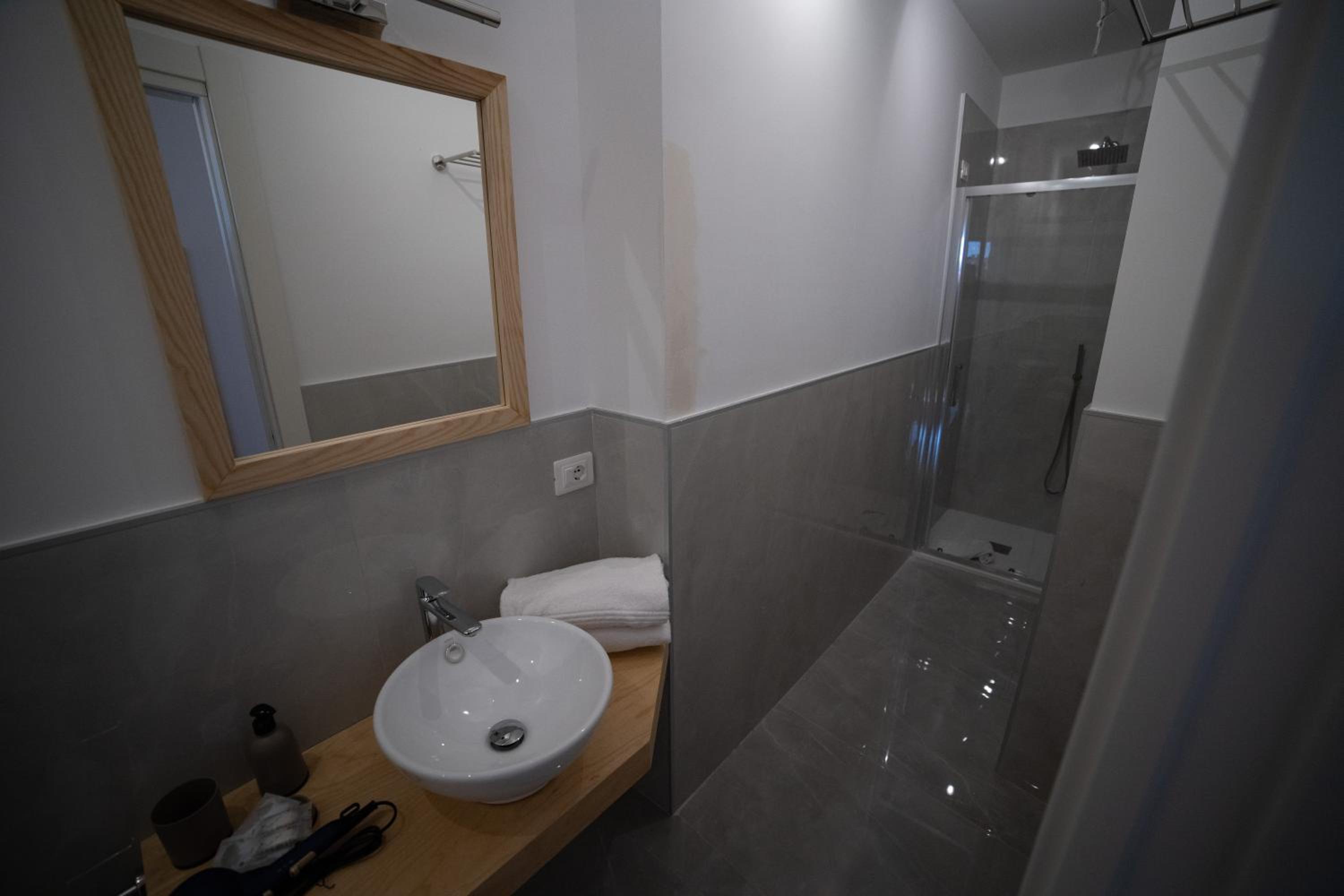 Double Room - Photo 14