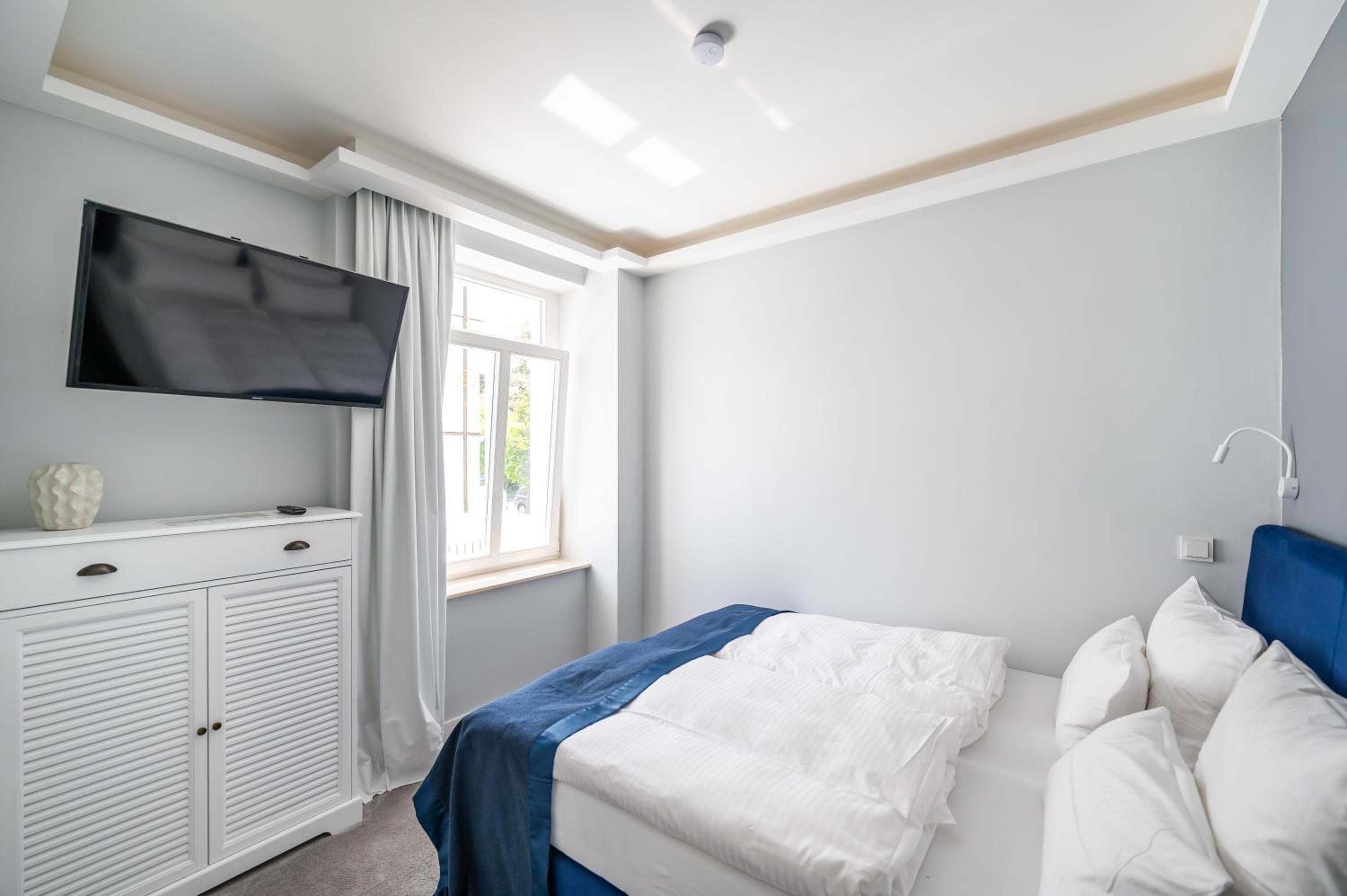 Deluxe 3-room suite with balcony photo 3