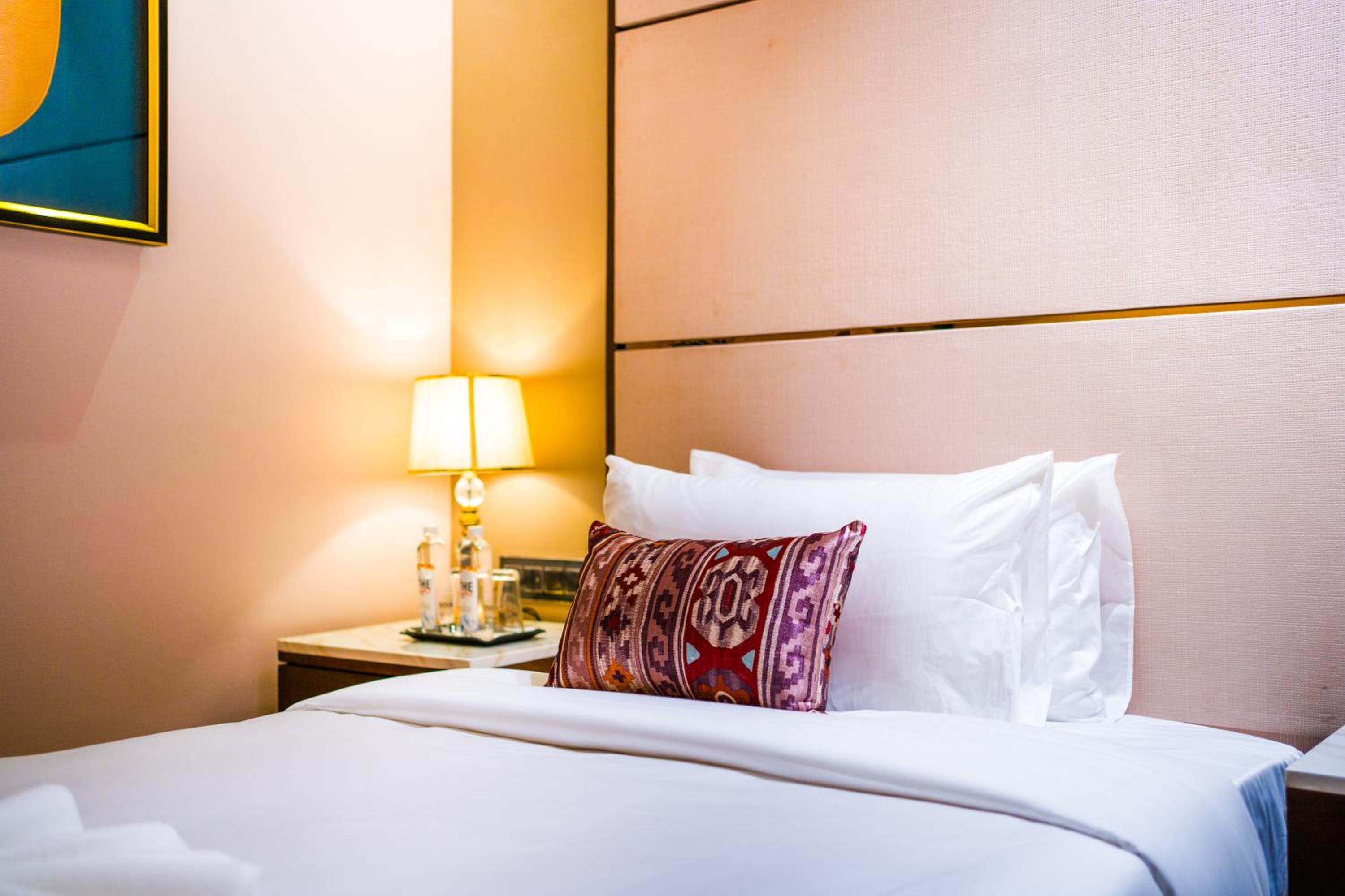 Deluxe Twin Room - Photo 10