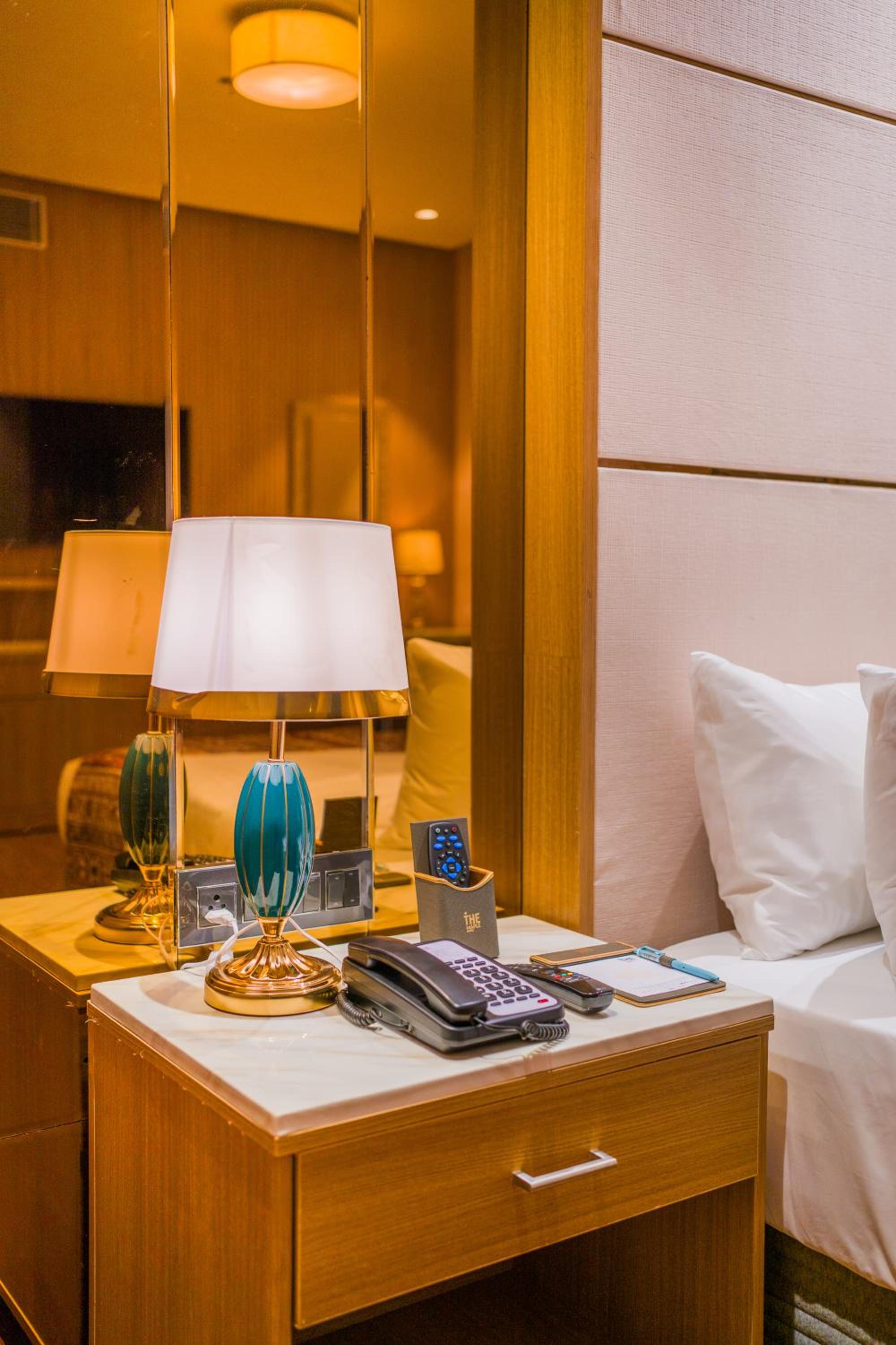 Deluxe Twin Room - Photo 16