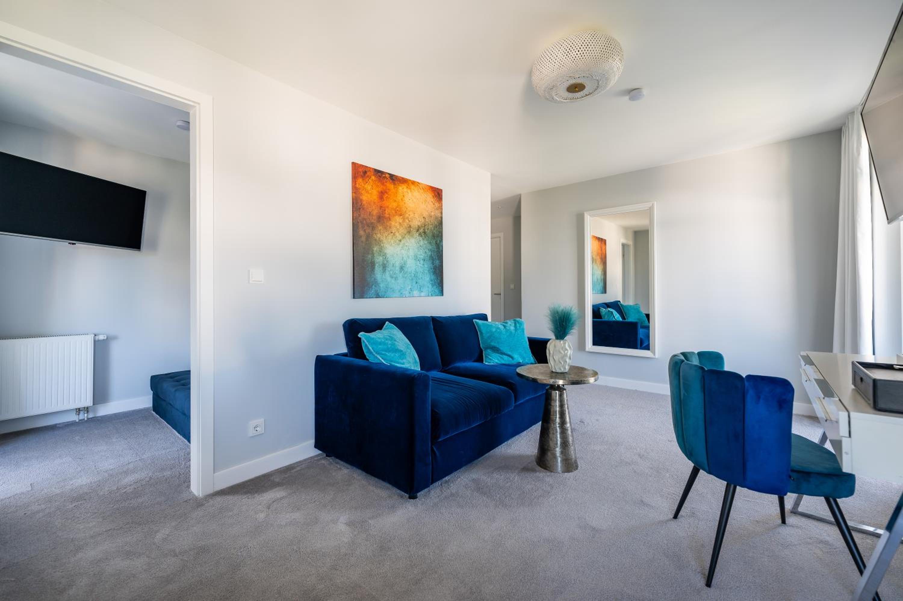 Deluxe family suite with balcony and sea view photo 2