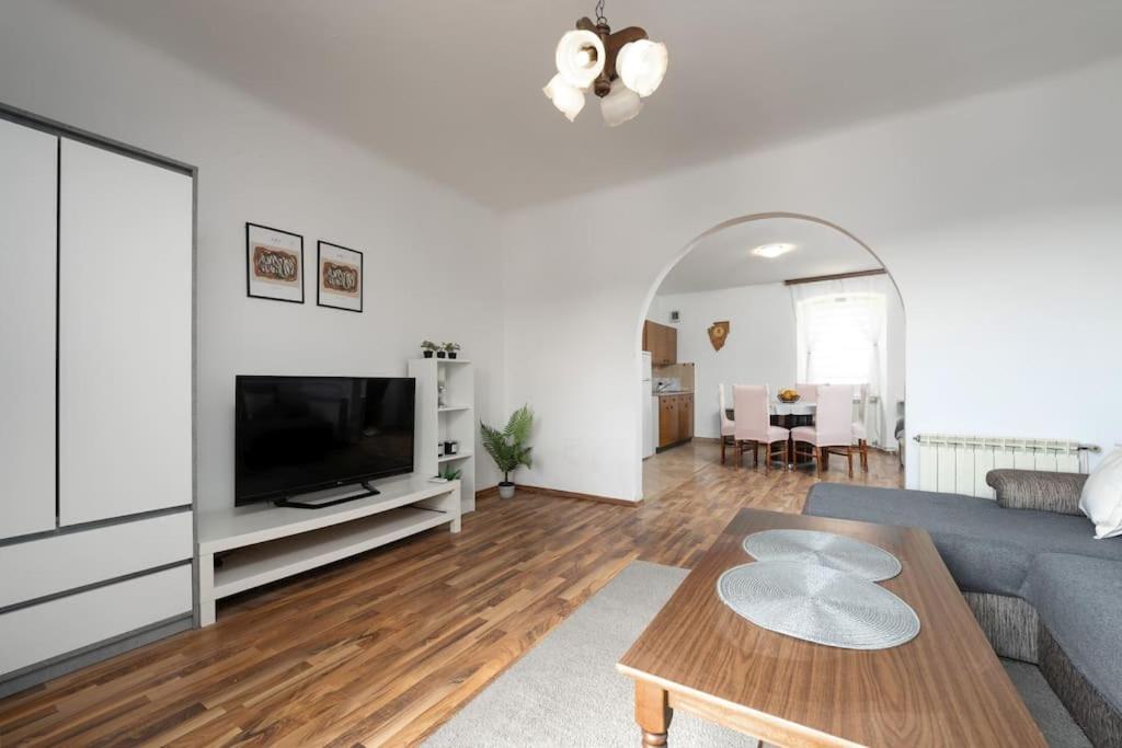 Two-Bedroom Apartment photo 3