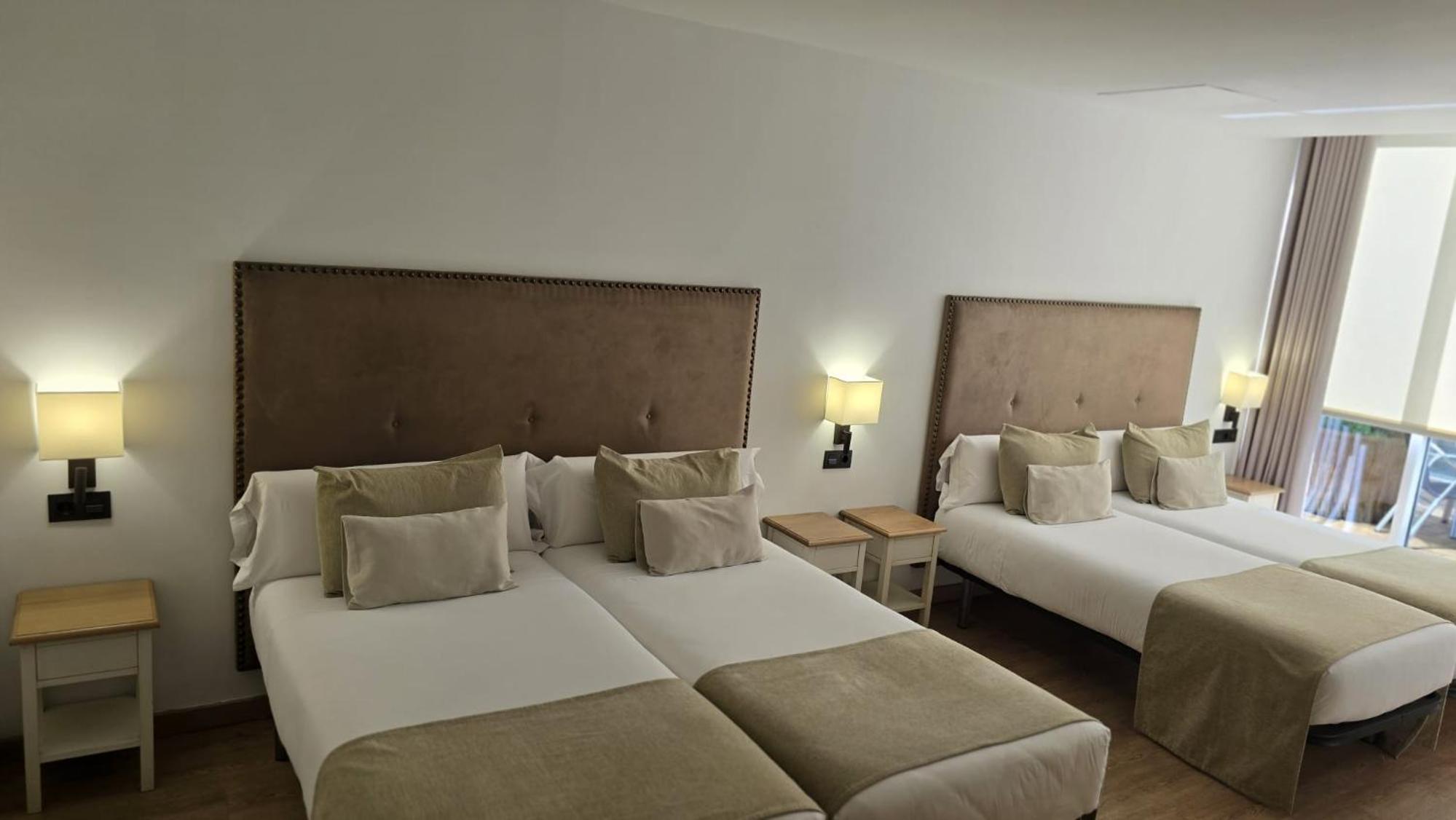 Deluxe Quadruple Room photo 3