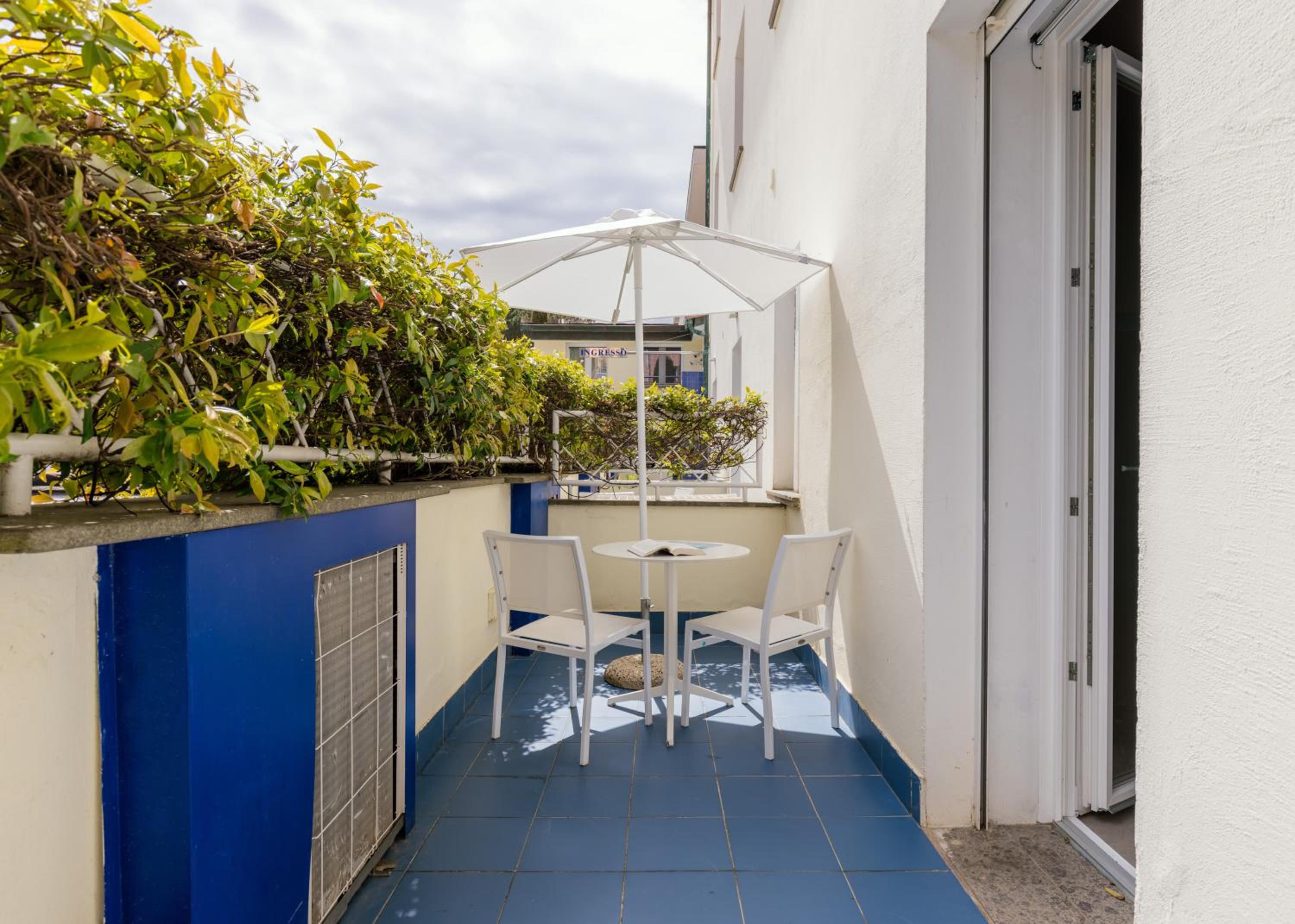 Double Room With Patio photo 3