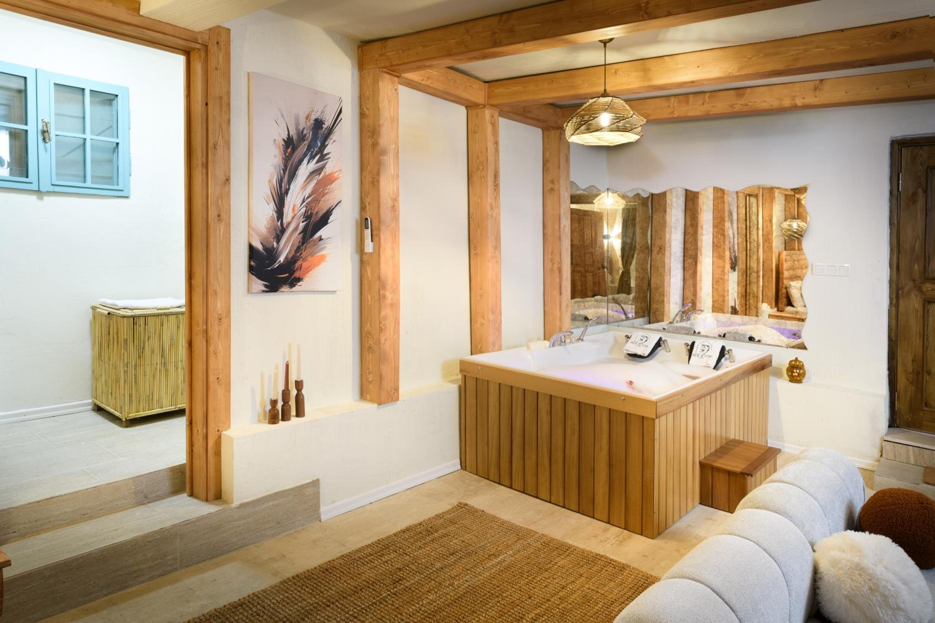 Deluxe King Room photo 2