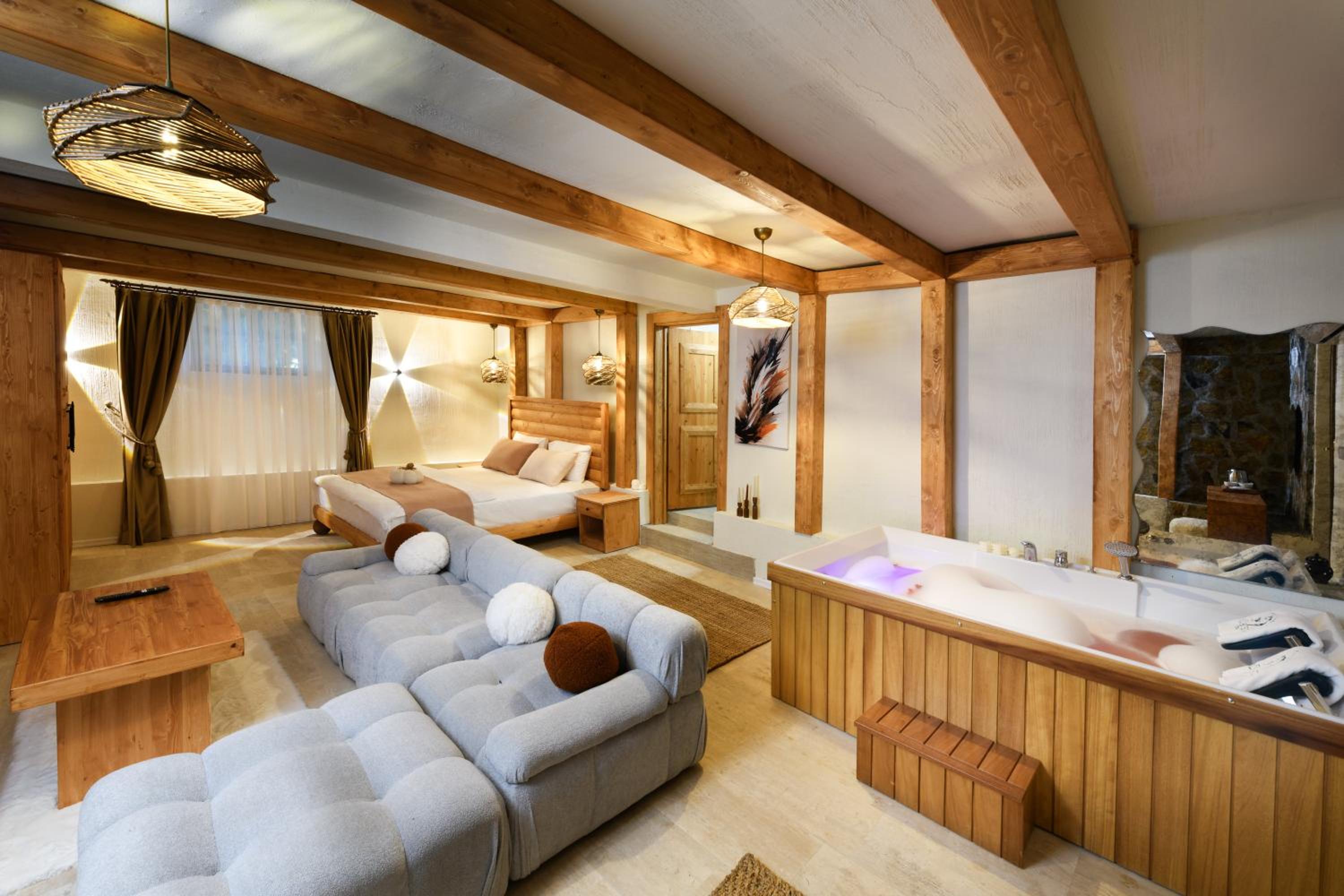 Deluxe King Room photo 3