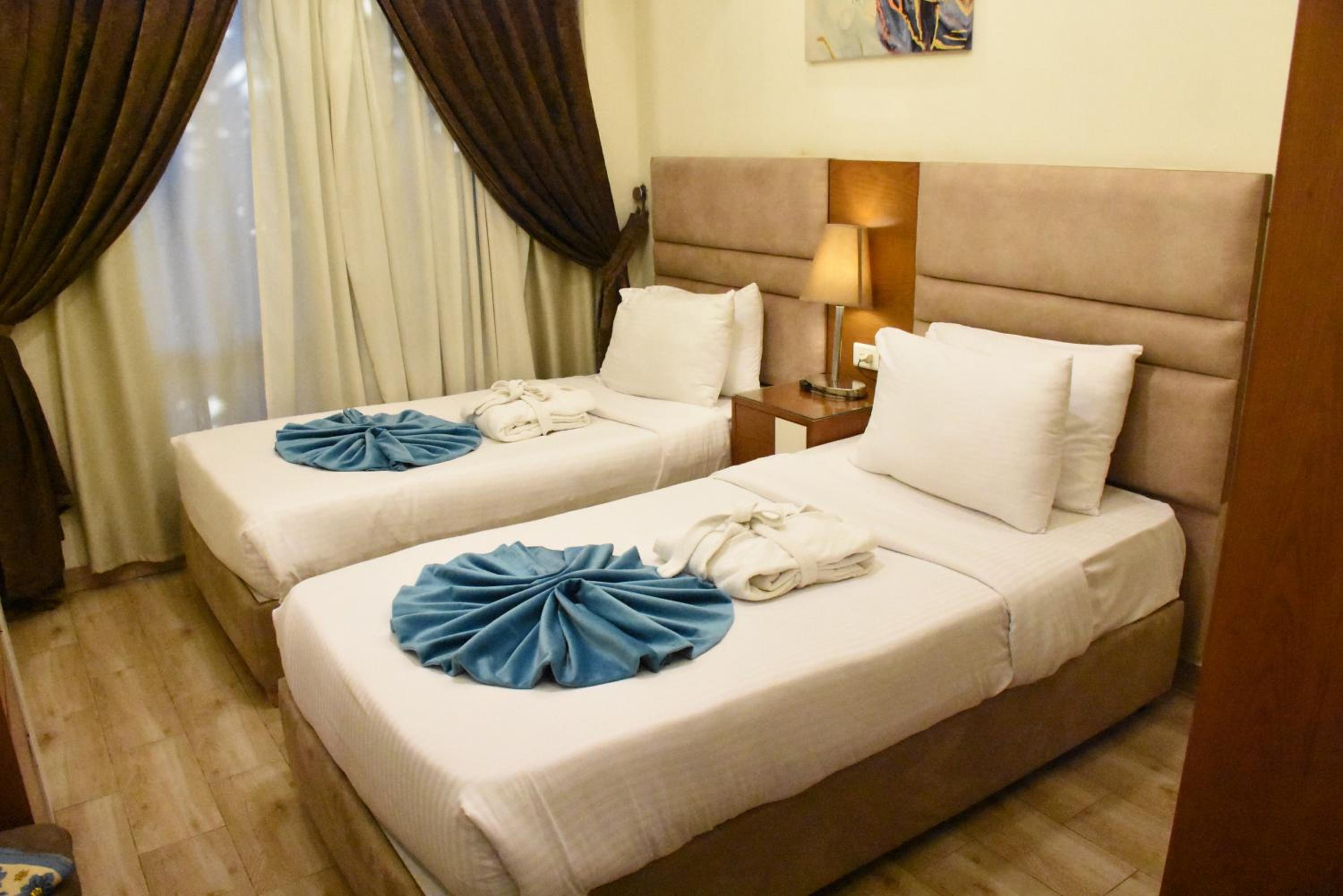Doppelzimmer mit Poolblick