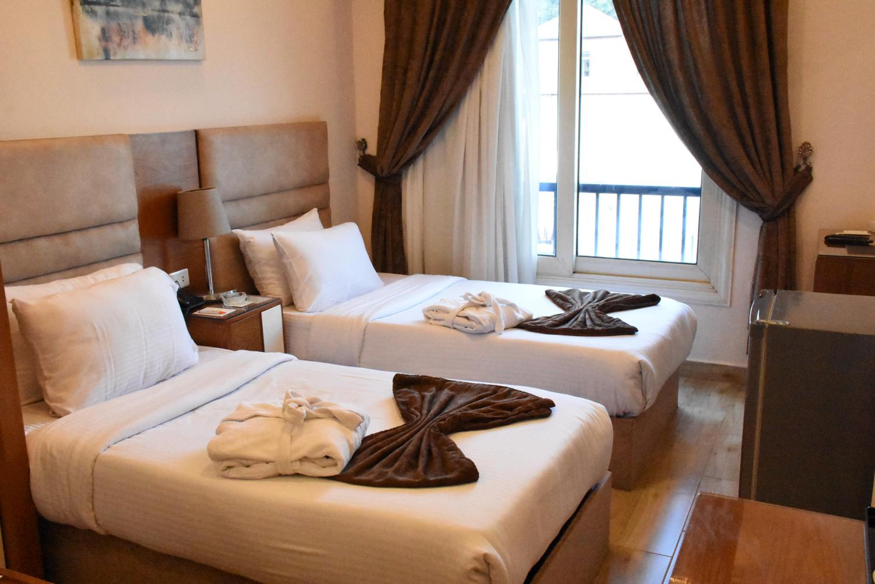 Doppelzimmer mit Poolblick