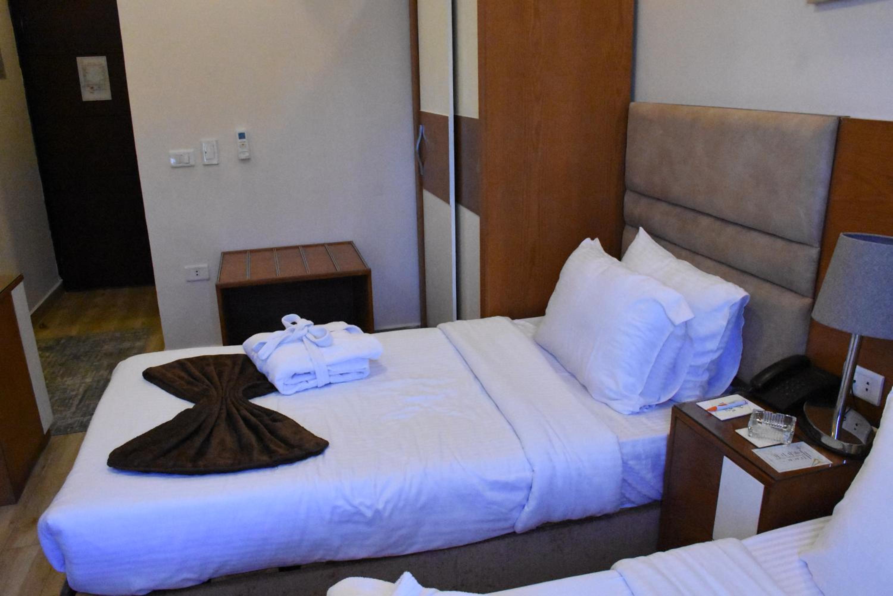 Economy Doppelzimmer thumbnail 6