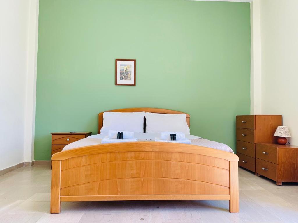 One-Bedroom Apartment with Garden View