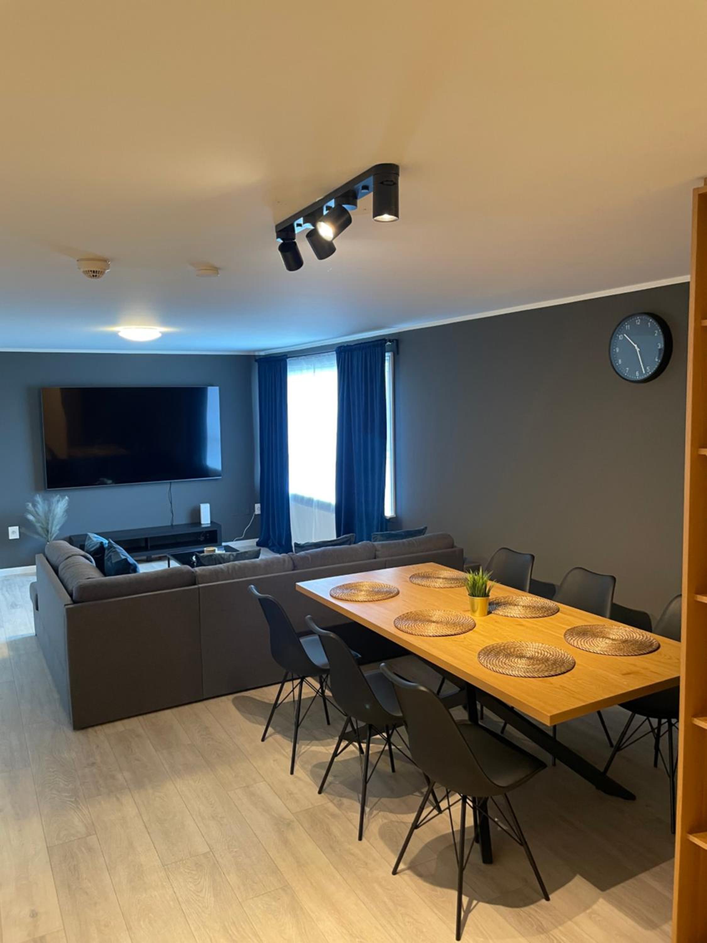 Three-Bedroom Apartment photo 2