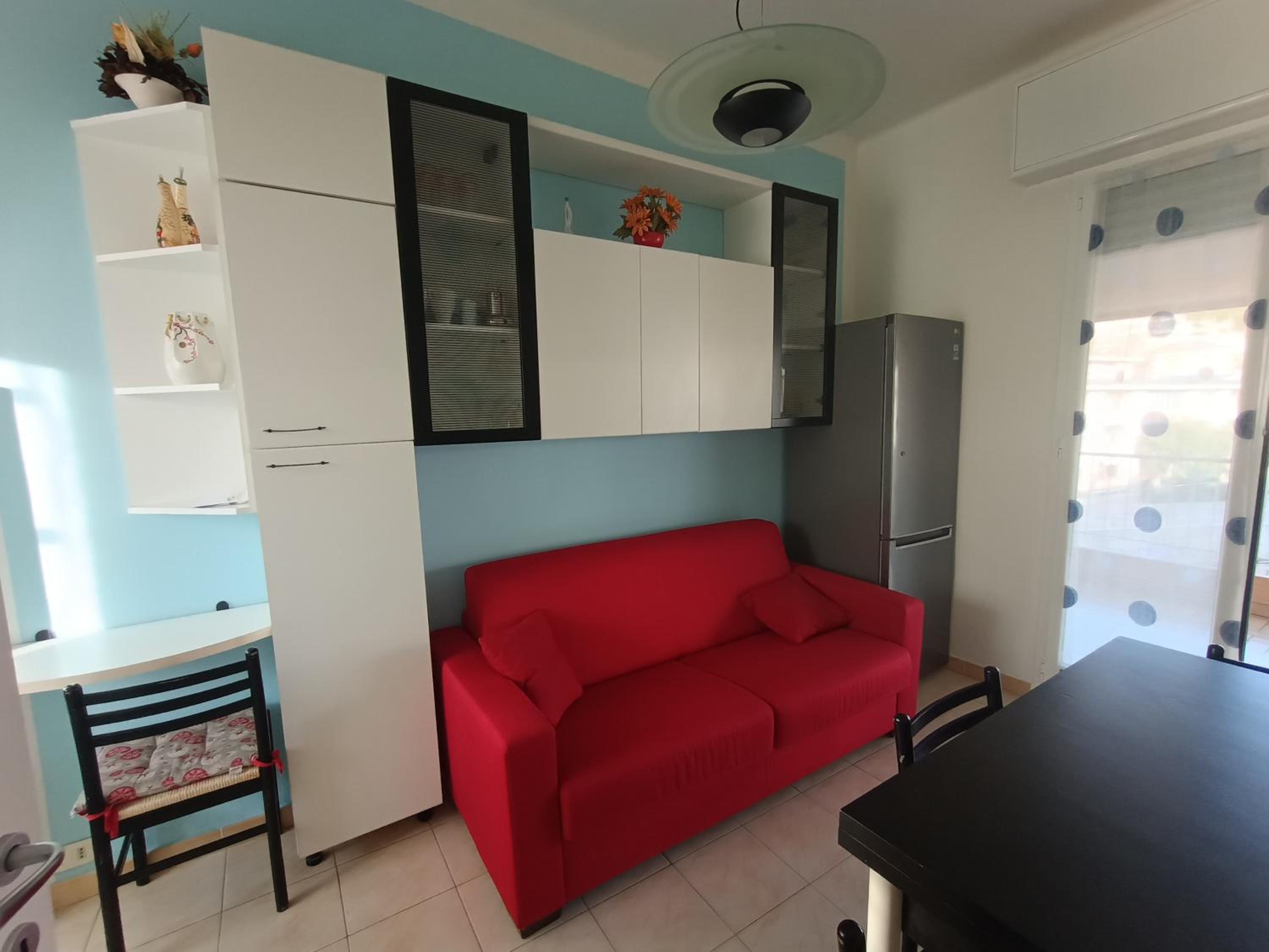 One-Bedroom Apartment photo 1