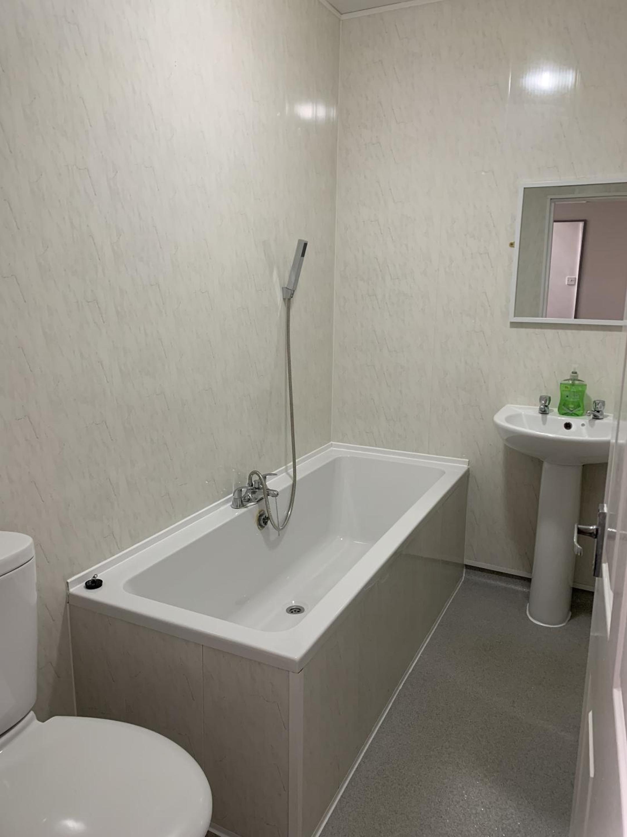 Standard King Room - Photo 3