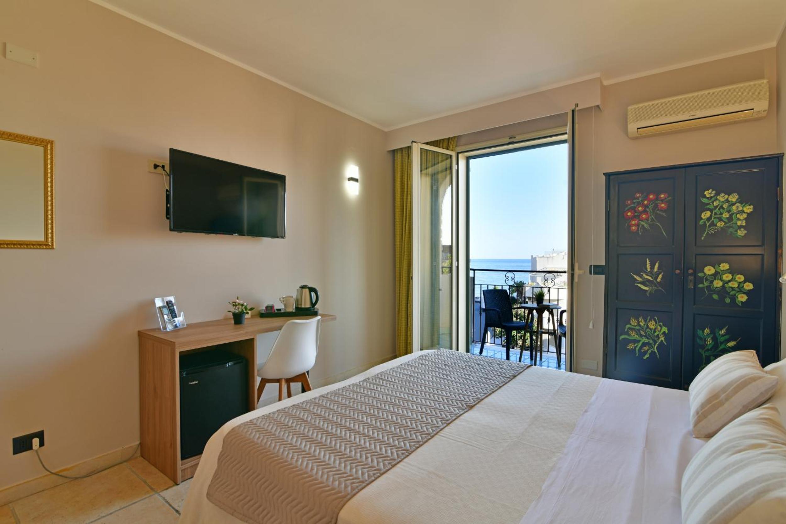 Superior Double or Twin Room with Sea View