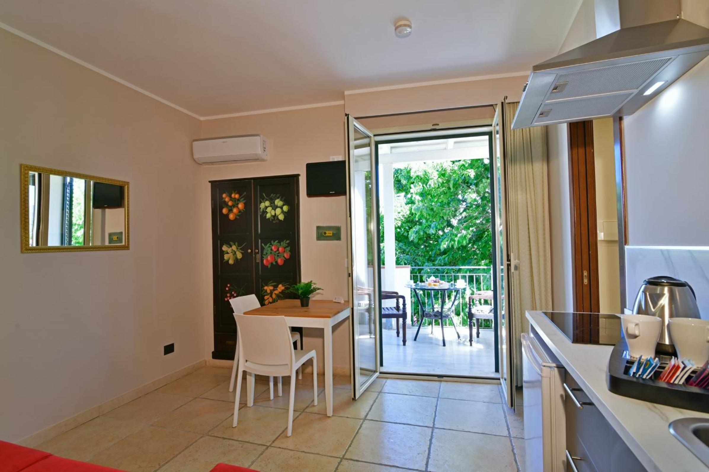 Apartment with Garden View