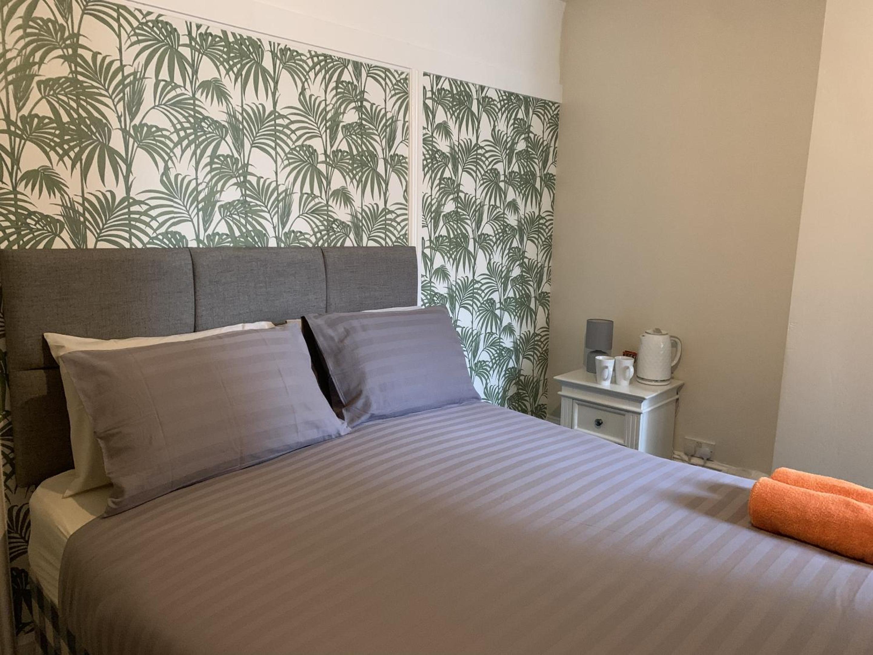 Standard King Room - Photo 2