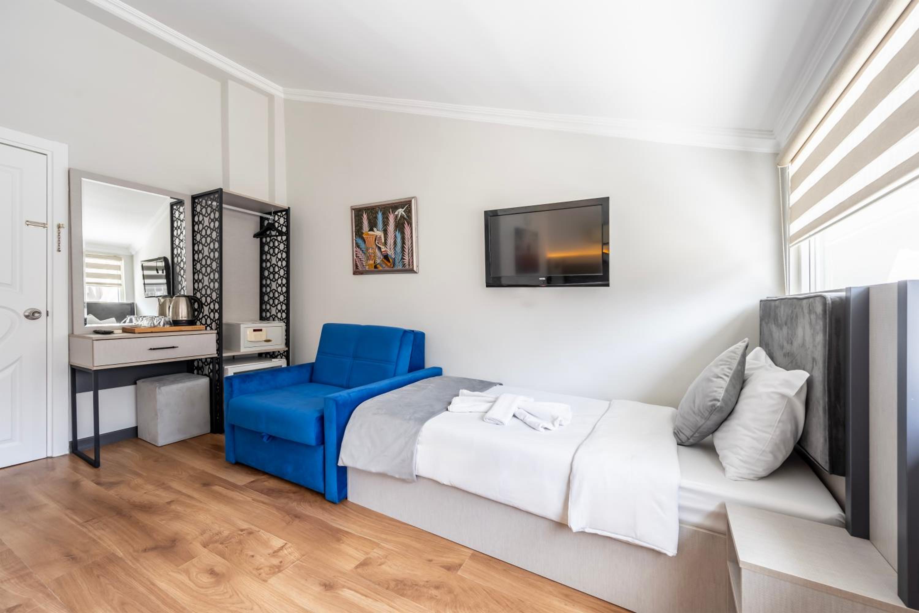 Quadruple Room with Terrace photo 2