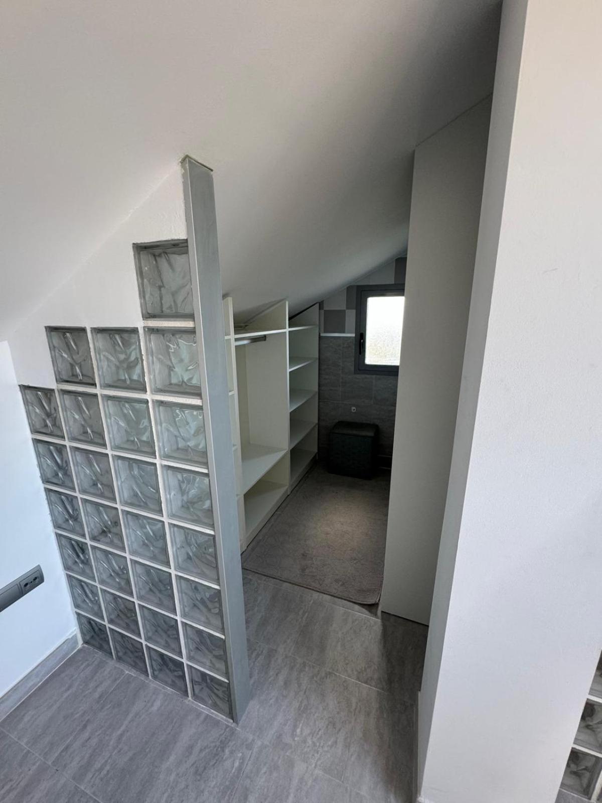 Villa de Dos Habitaciones