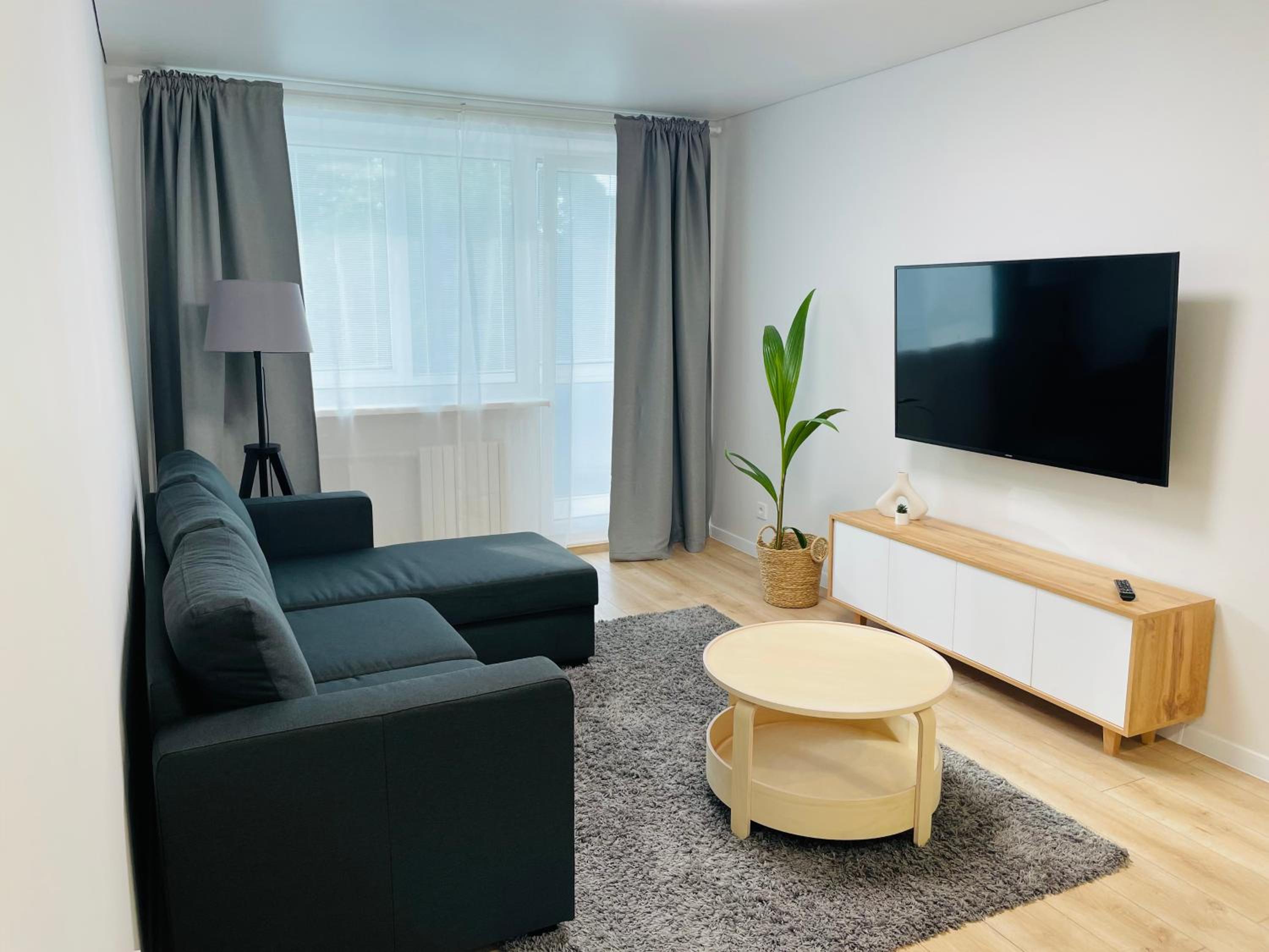 One-Bedroom Apartment photo 1