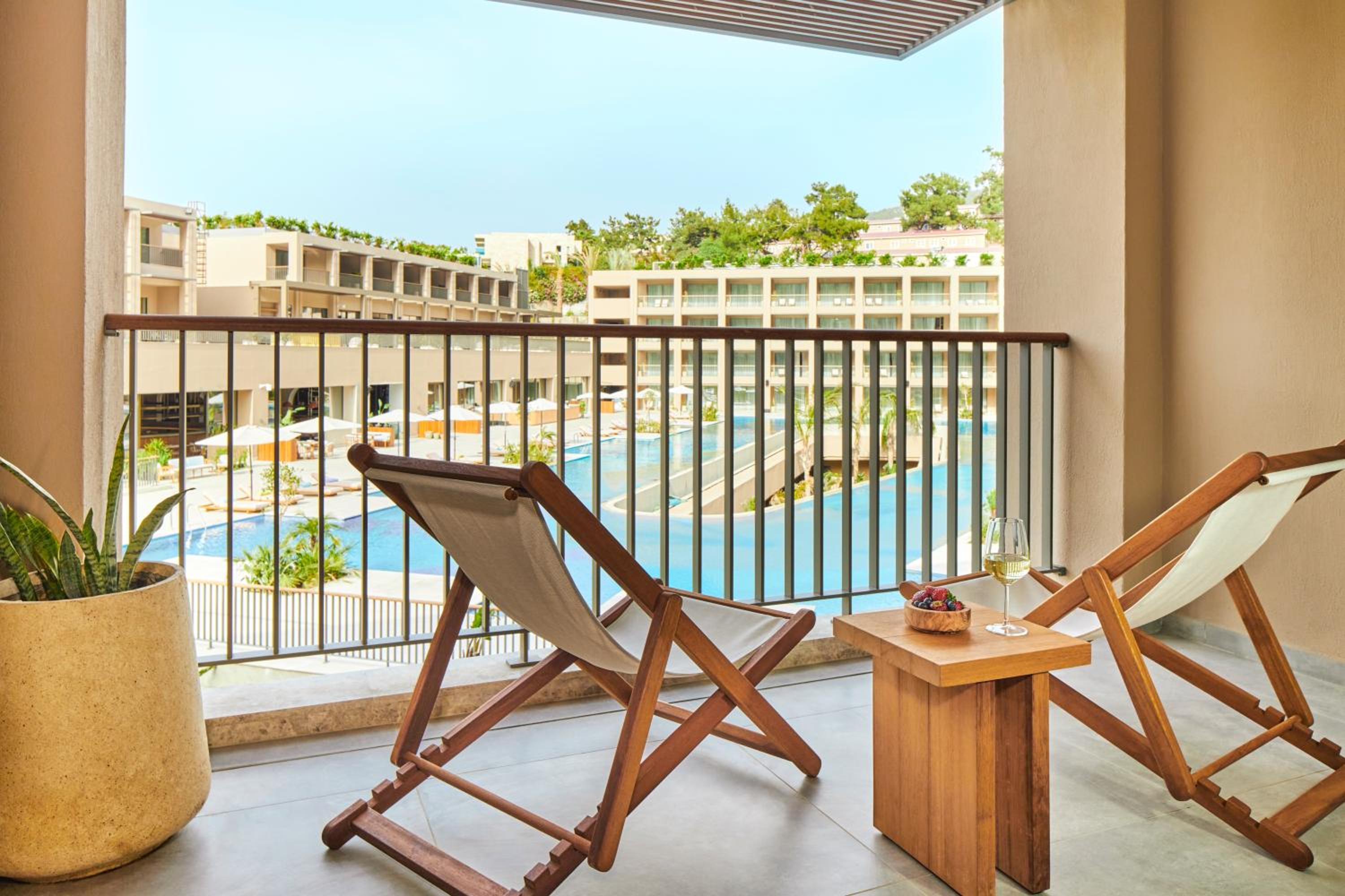 General Admission Twin Room with Pool View photo 2
