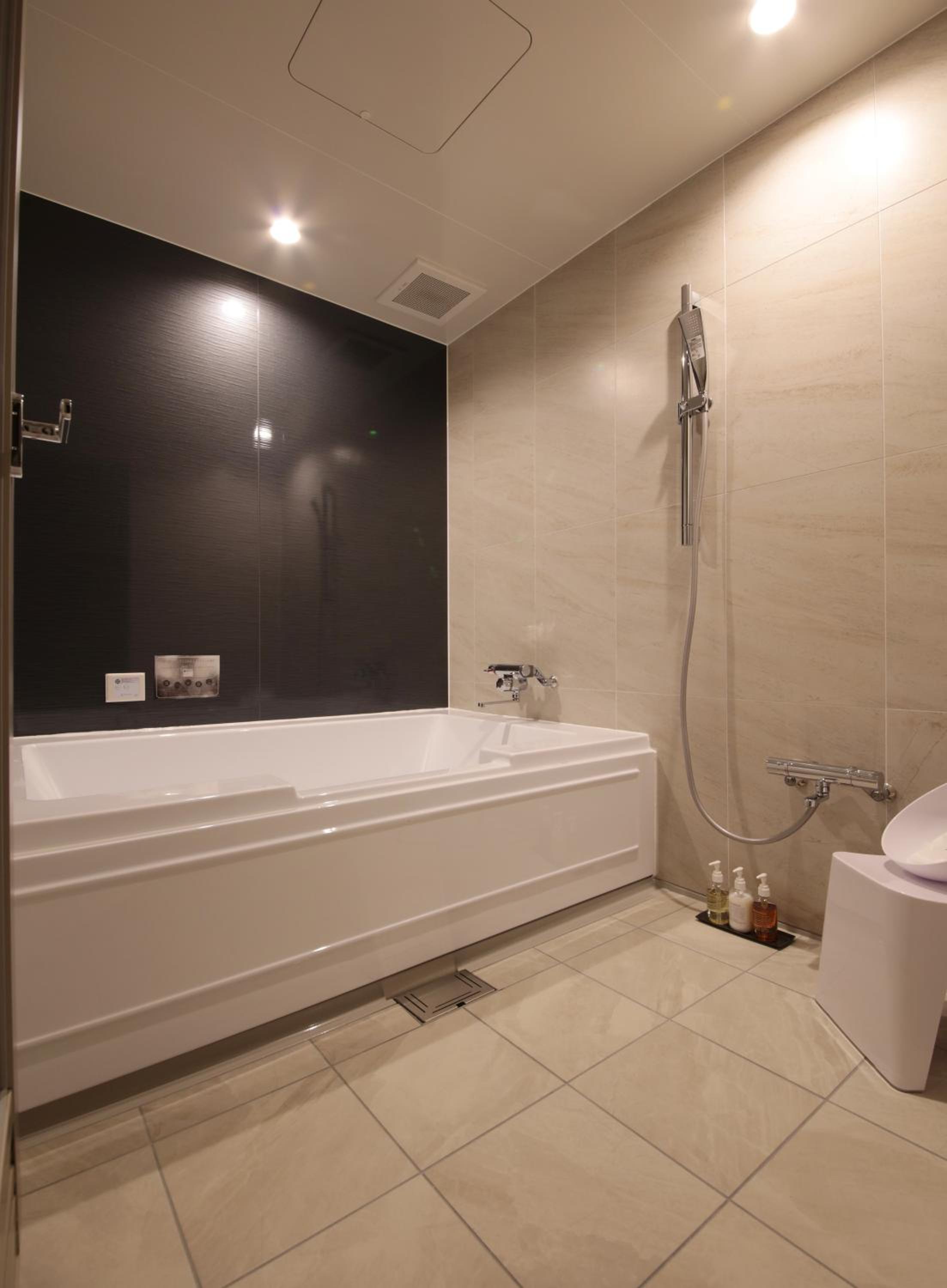 Superior King Room - Non-Smoking - Photo 3