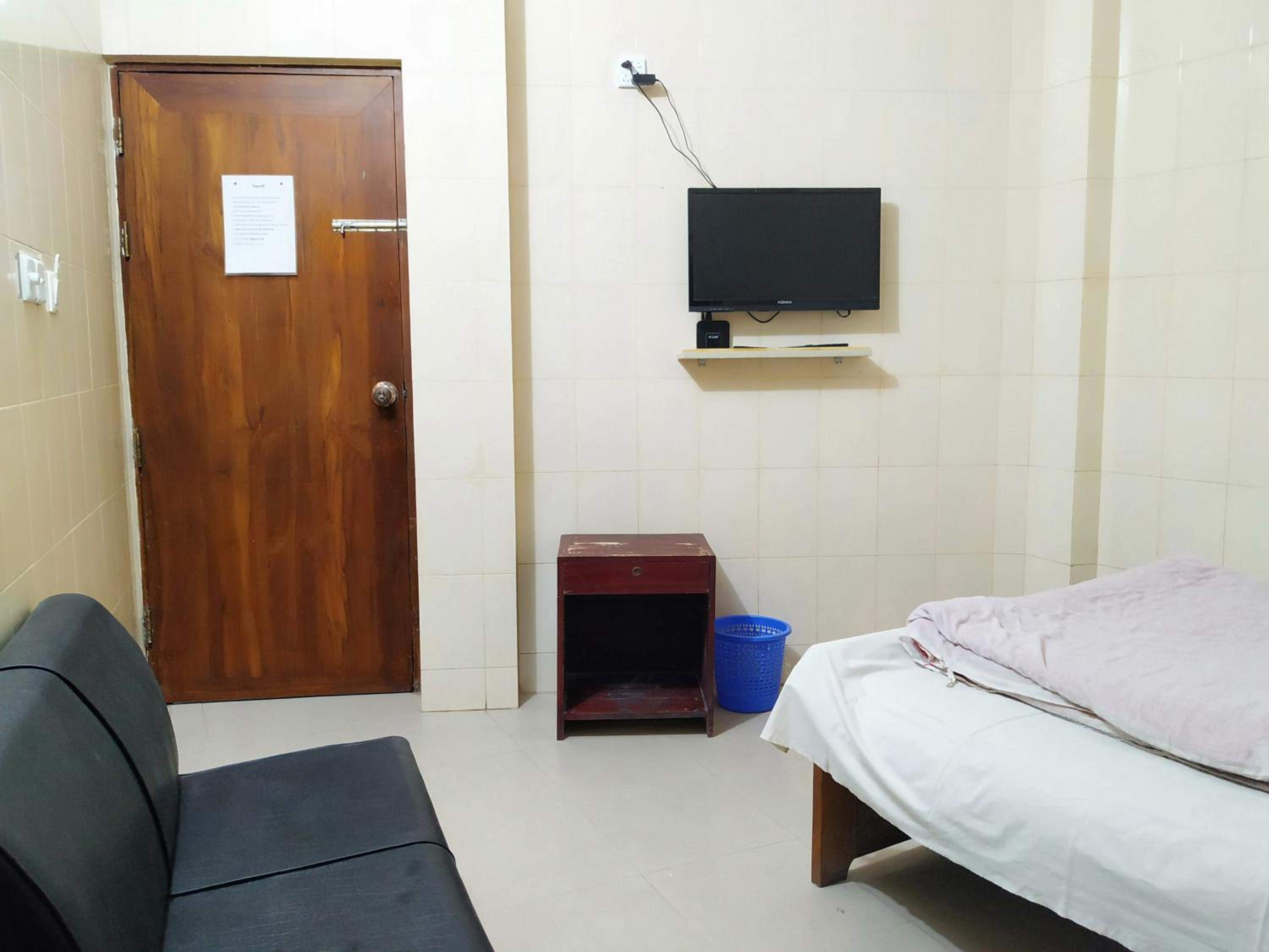 Budget Double Room photo 2