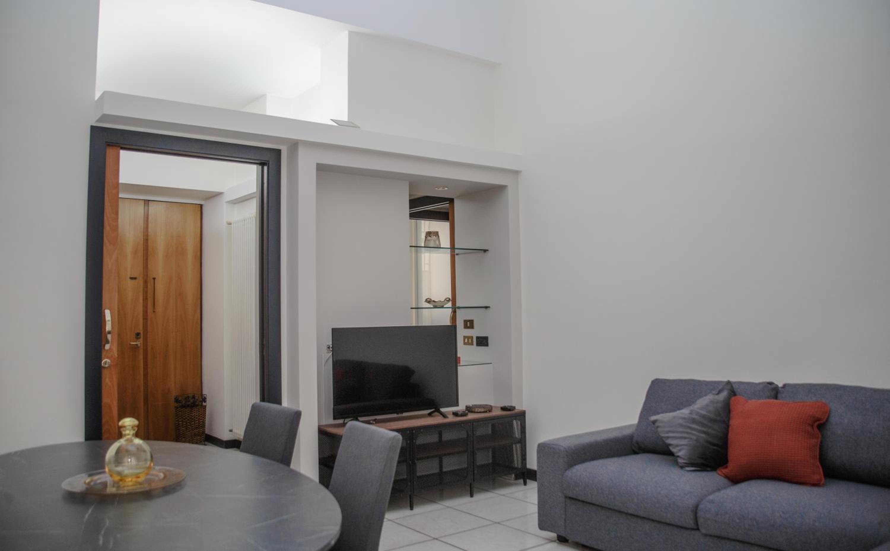Two-Bedroom Deluxe Apartment with Balcony