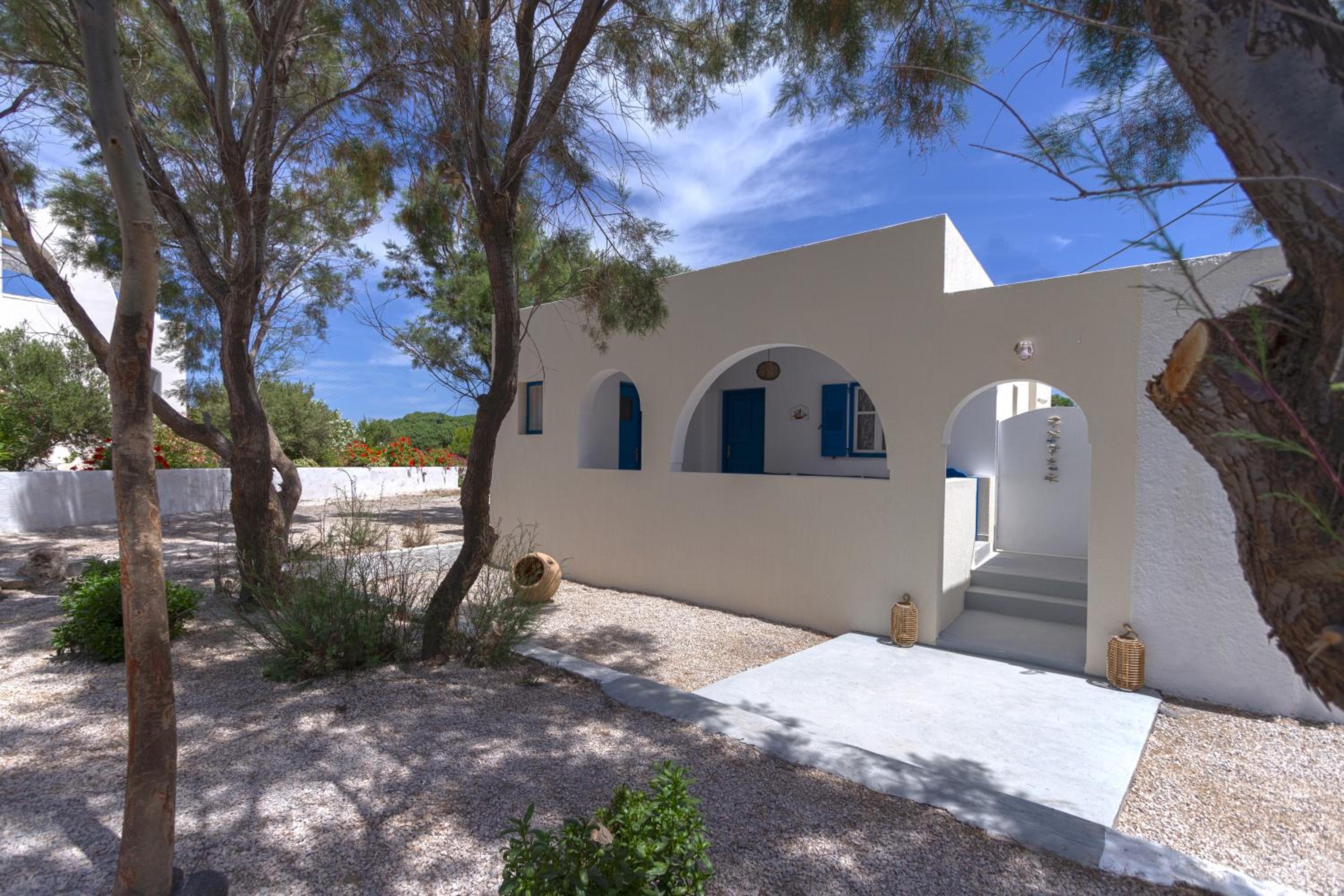 Traditional House with Private Pool - Photo 4