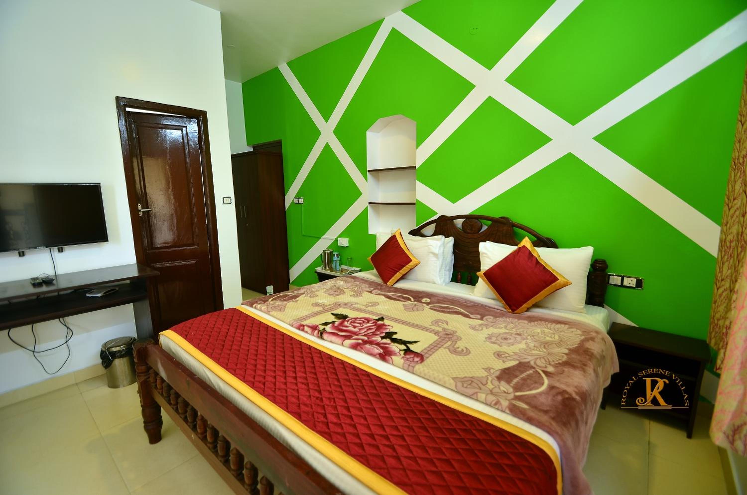 Small Double Room photo 1
