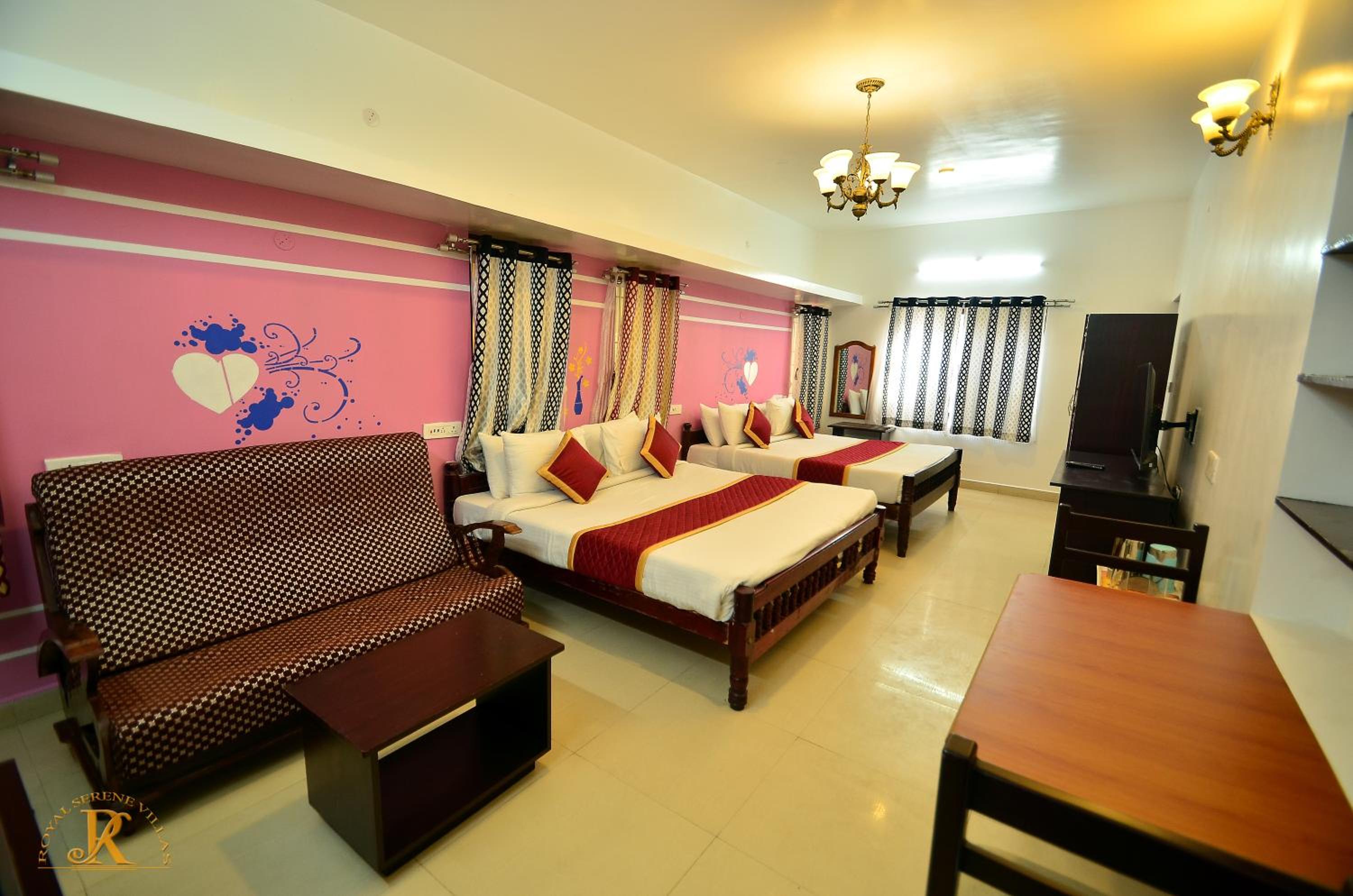 Deluxe Double Room With Two Double Beds photo 2