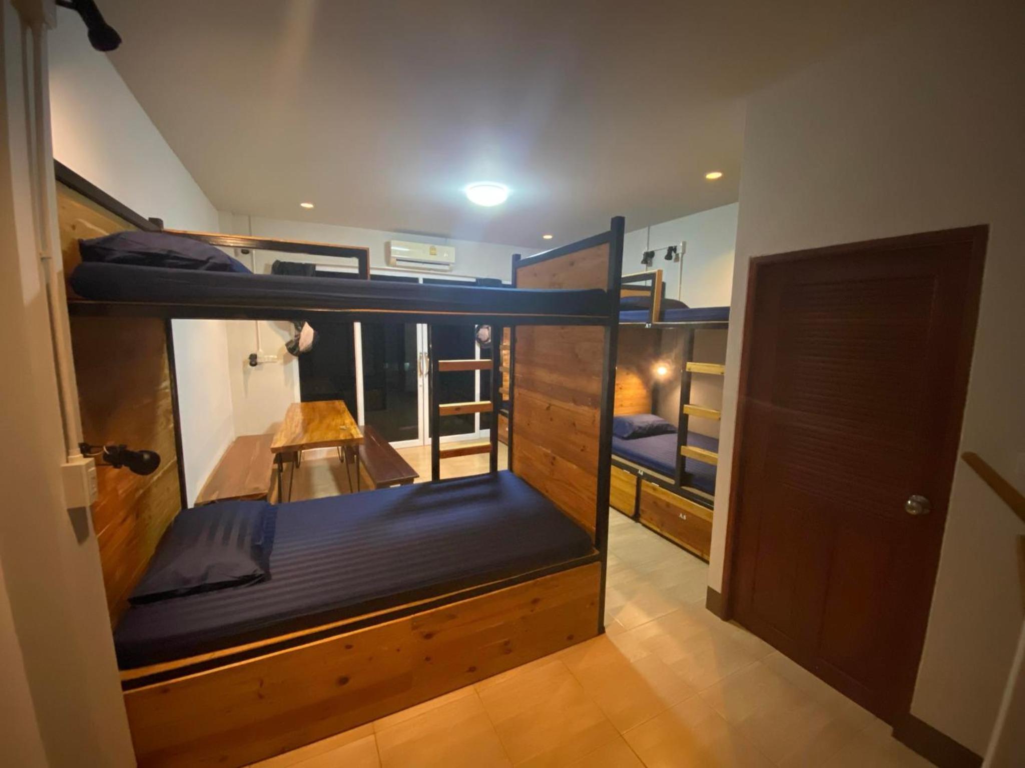 Bed in 6-Bed Dormitory Room photo 3